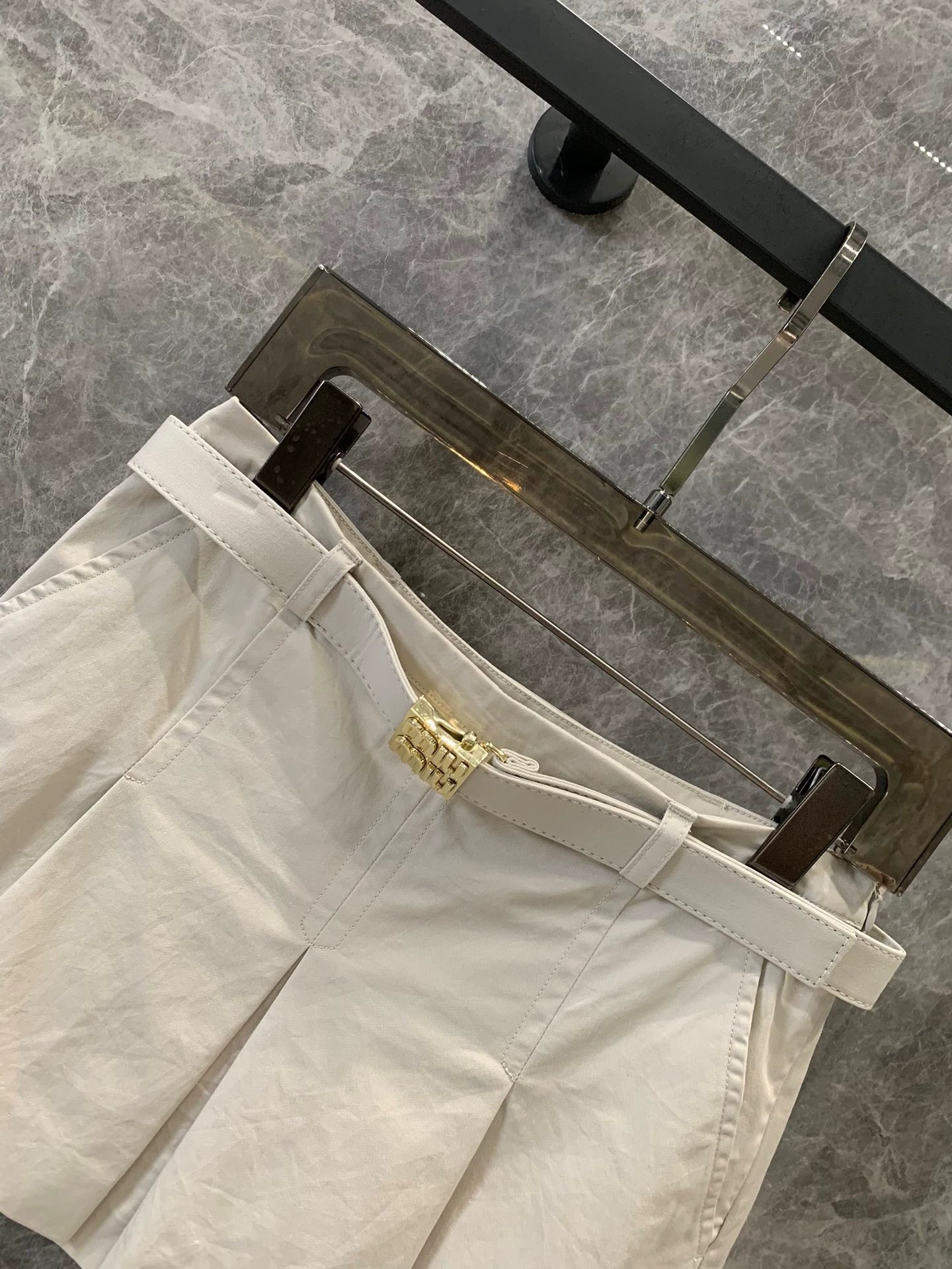 M 25 Belt skirt pleated skirt