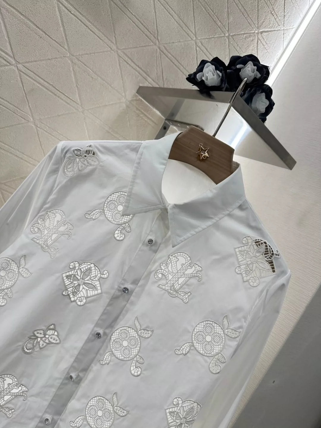 L 25 Spring/Summer New Colorful Embroidery Shirt