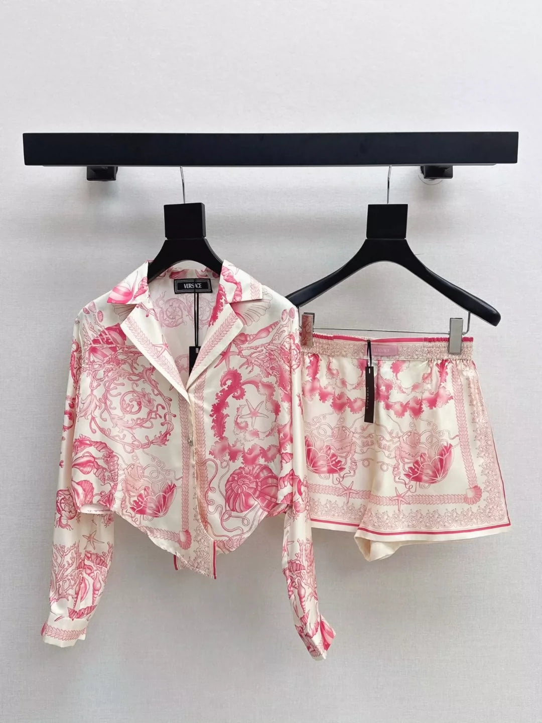 VE 25 spring and summer new goddess of beauty Venus ocean series silk short shirt + shorts set
