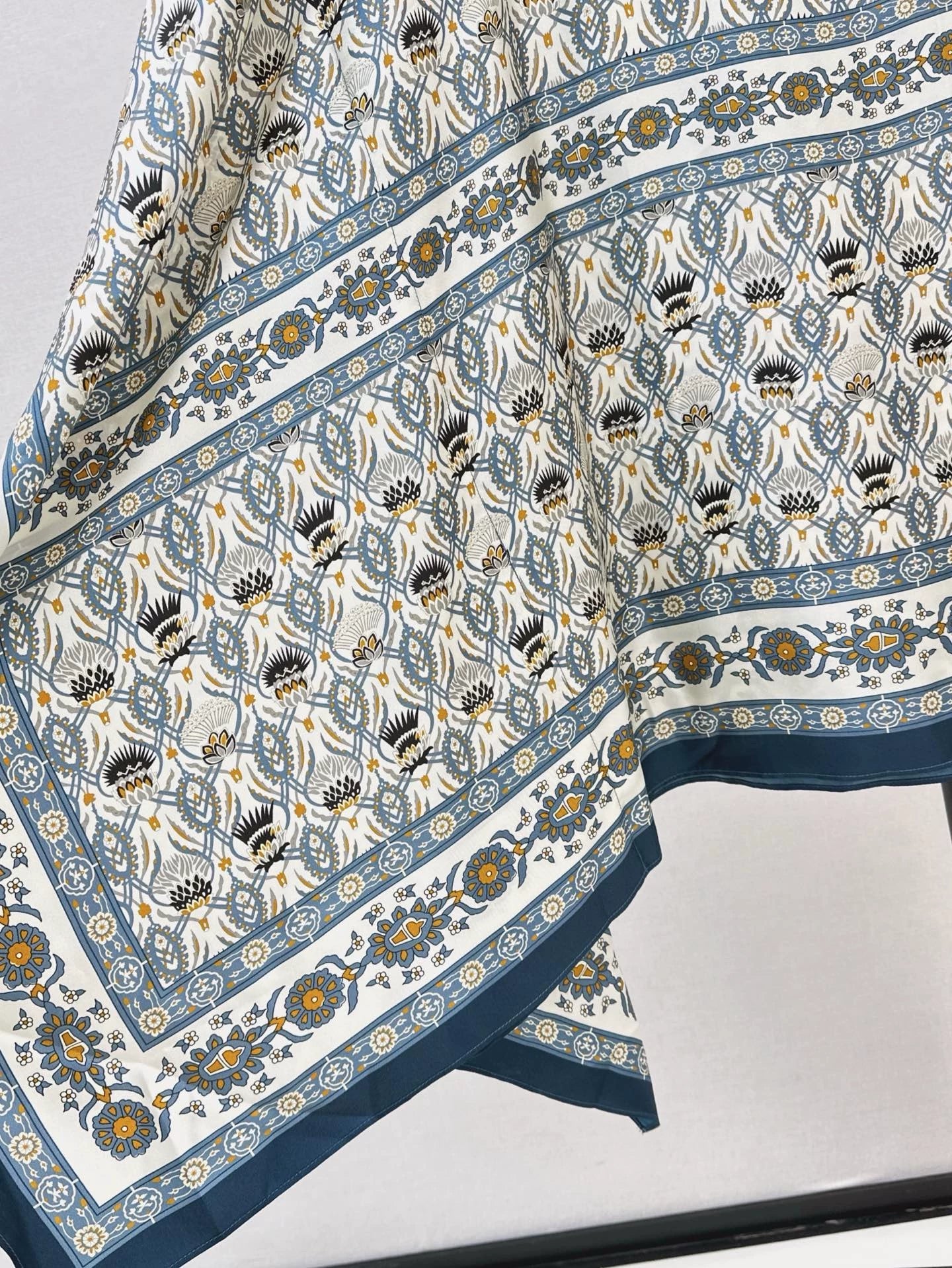 LOR 25 Spring and Summer New Romantic Holiday Style Cape Shawl Cardigan Dress