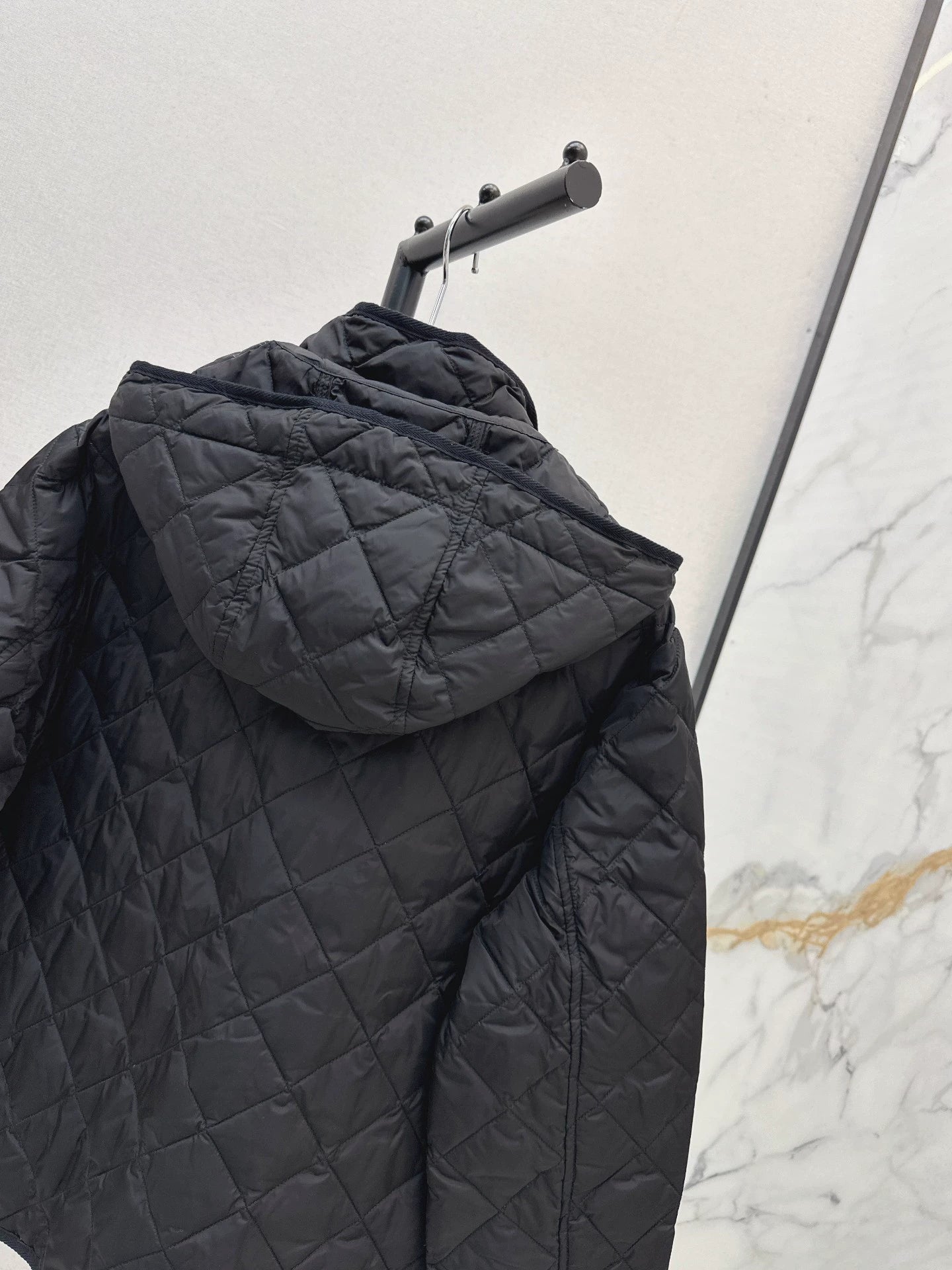BRU 25 New Diamond Quilted Hooded Down Cropped Jacket