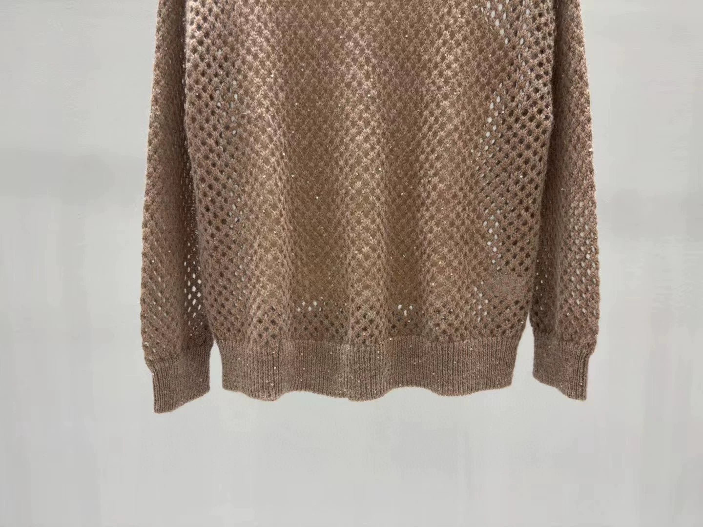 BRU 25 new hollow round neck long sleeve knitted top