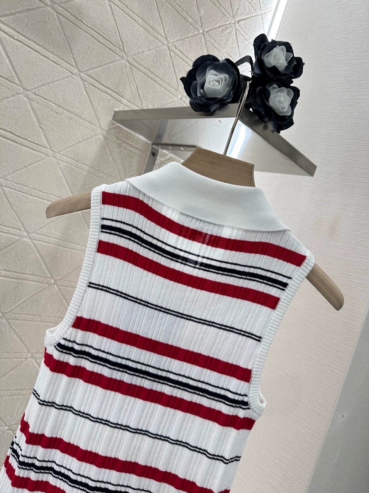 C 25 Turtleneck striped knit undershirt