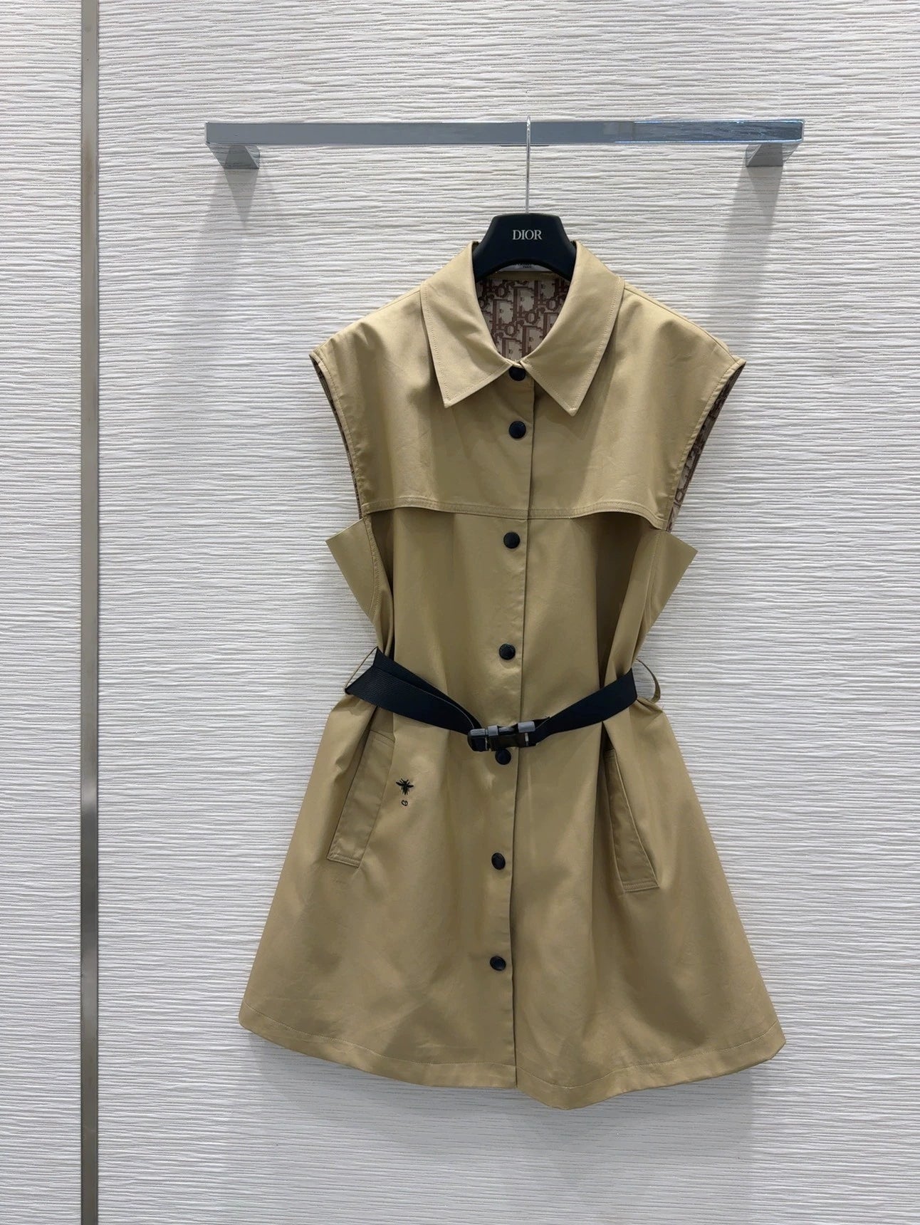 D 25 New Bee Embroidered Belt Single Breasted Vest Dresses