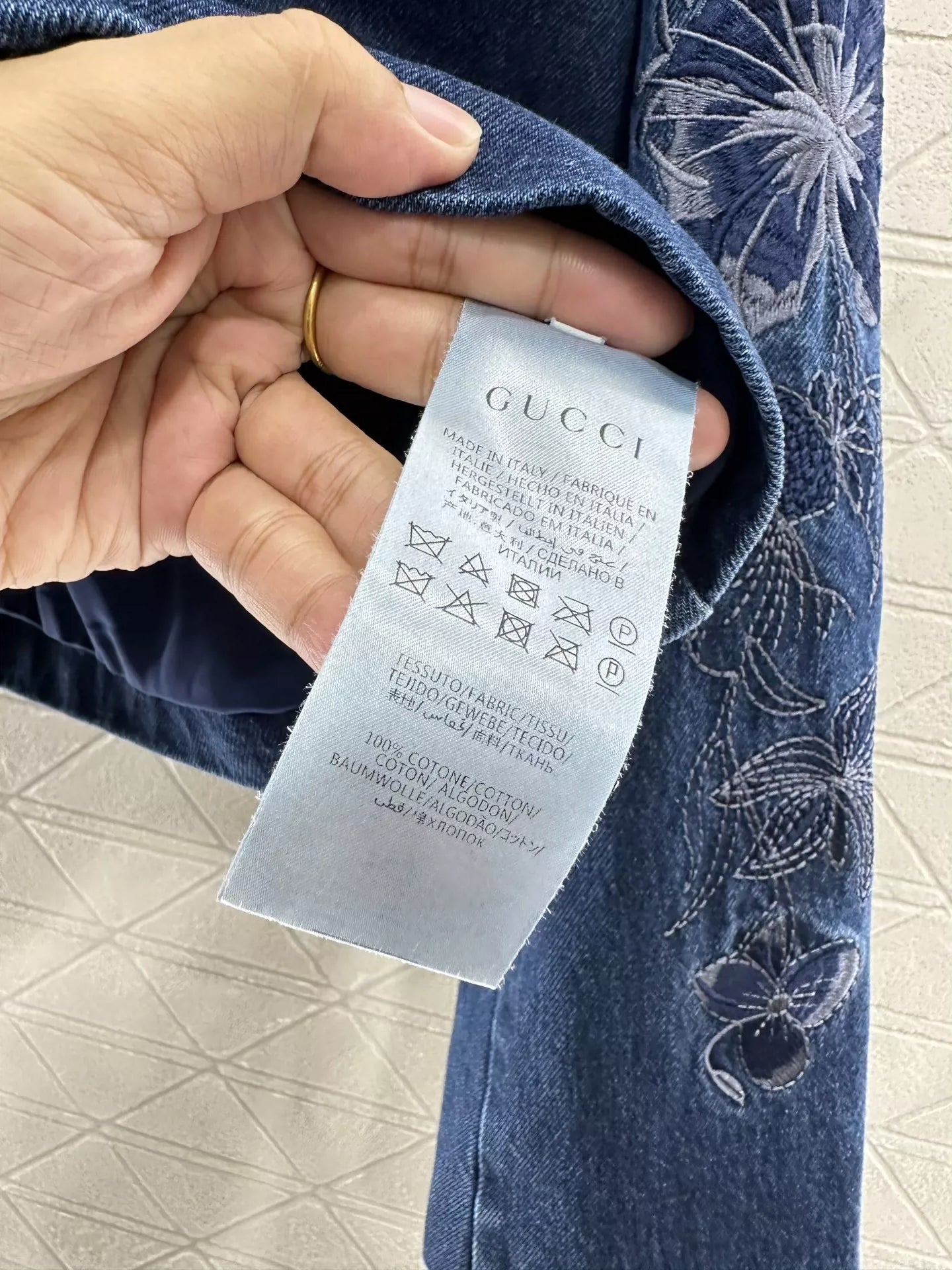 G 25 Embroidered denim jacket