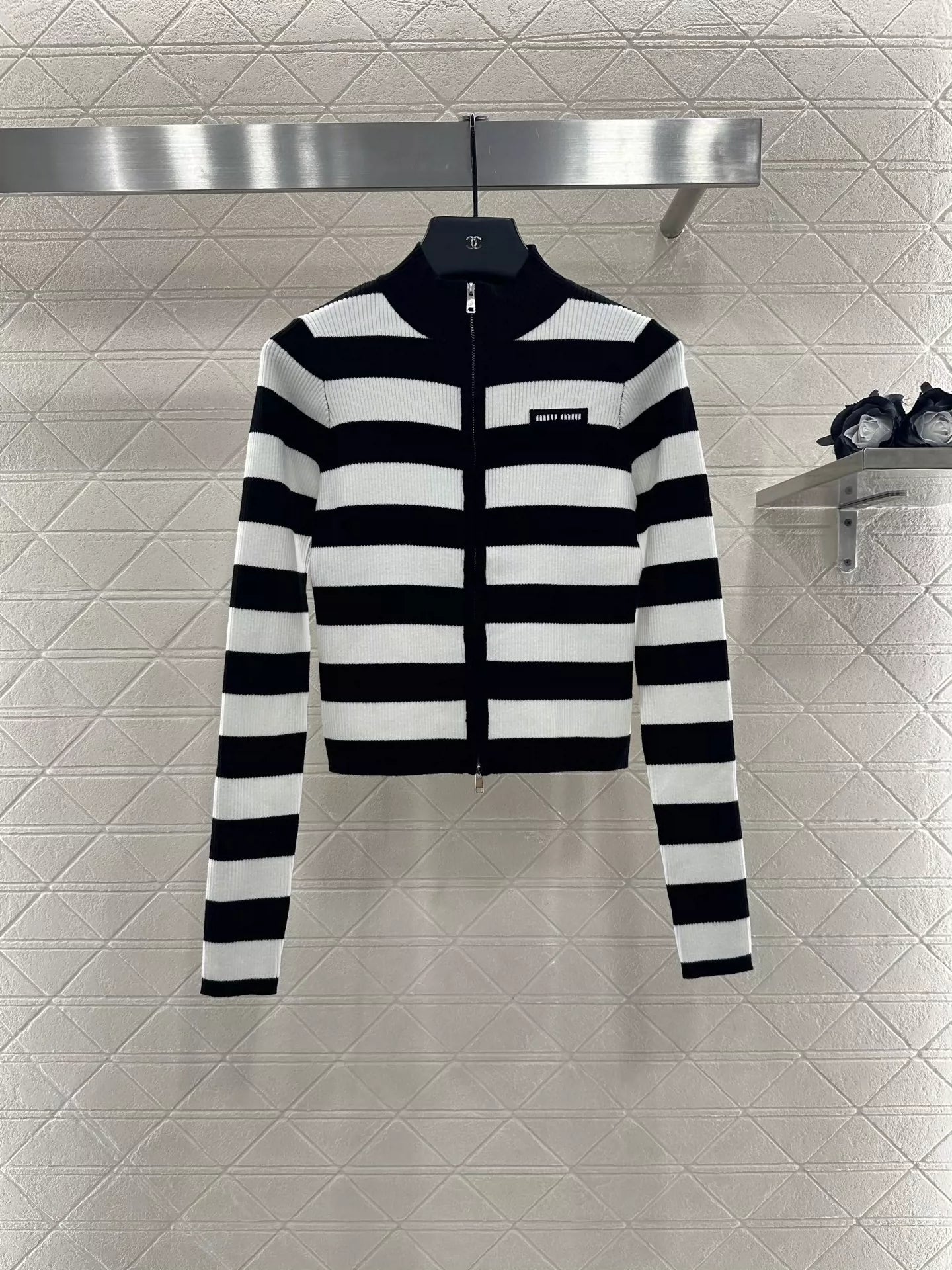 M 25 Striped knitted long-sleeved cardigan