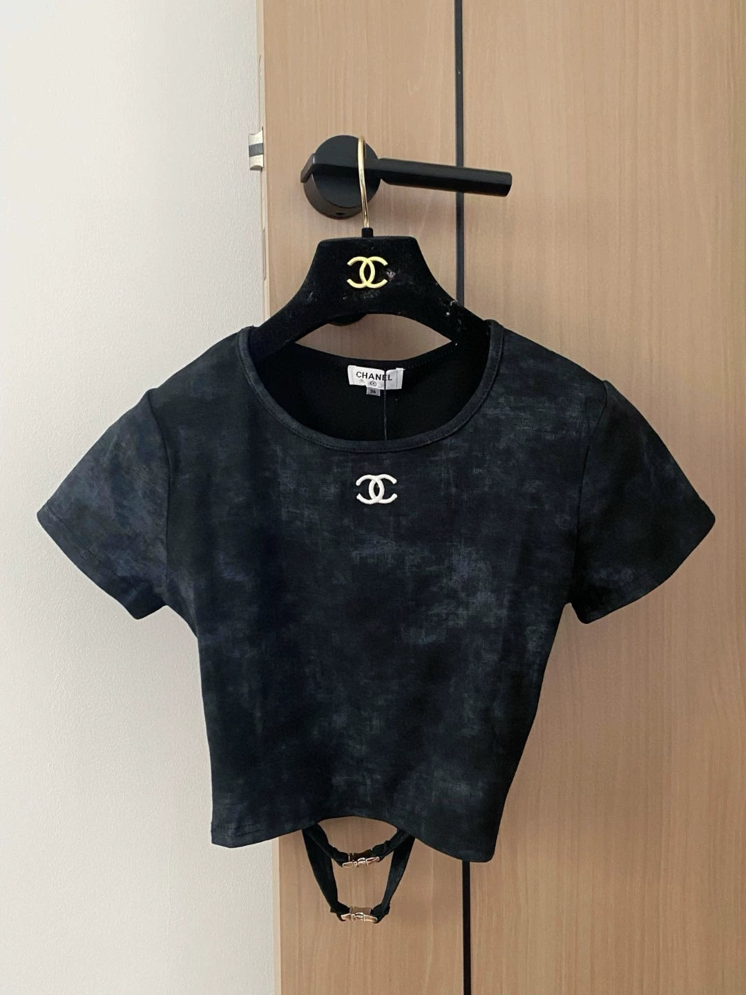 C 25 new metal buckle with round neck short short sleeve(white black gray)