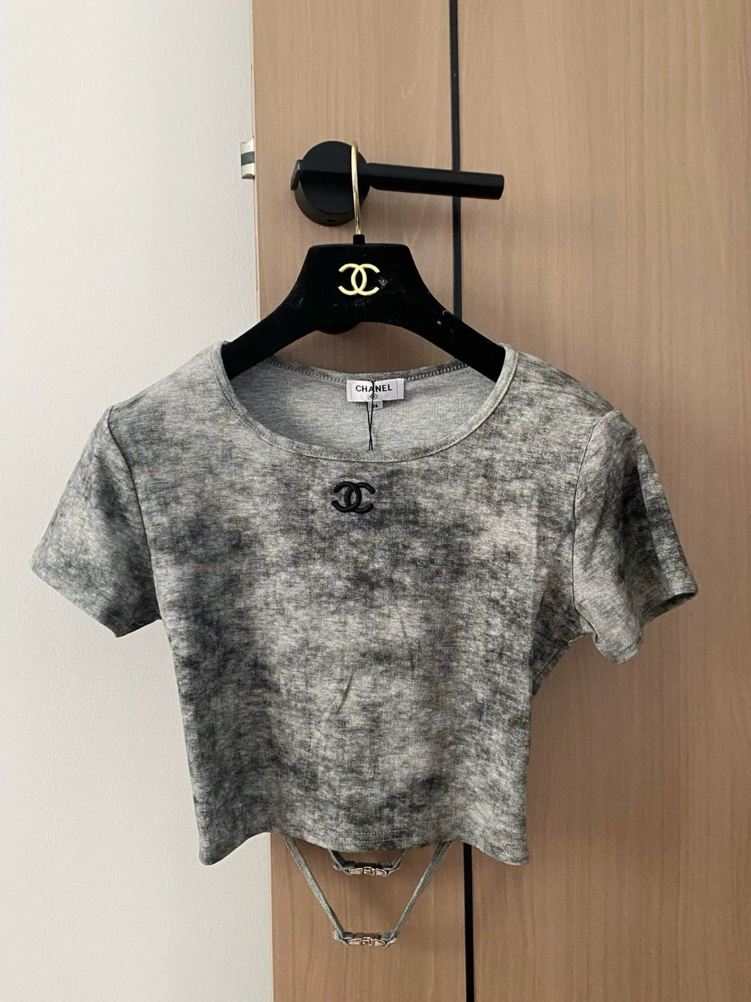 C 25 new metal buckle with round neck short short sleeve(white black gray)