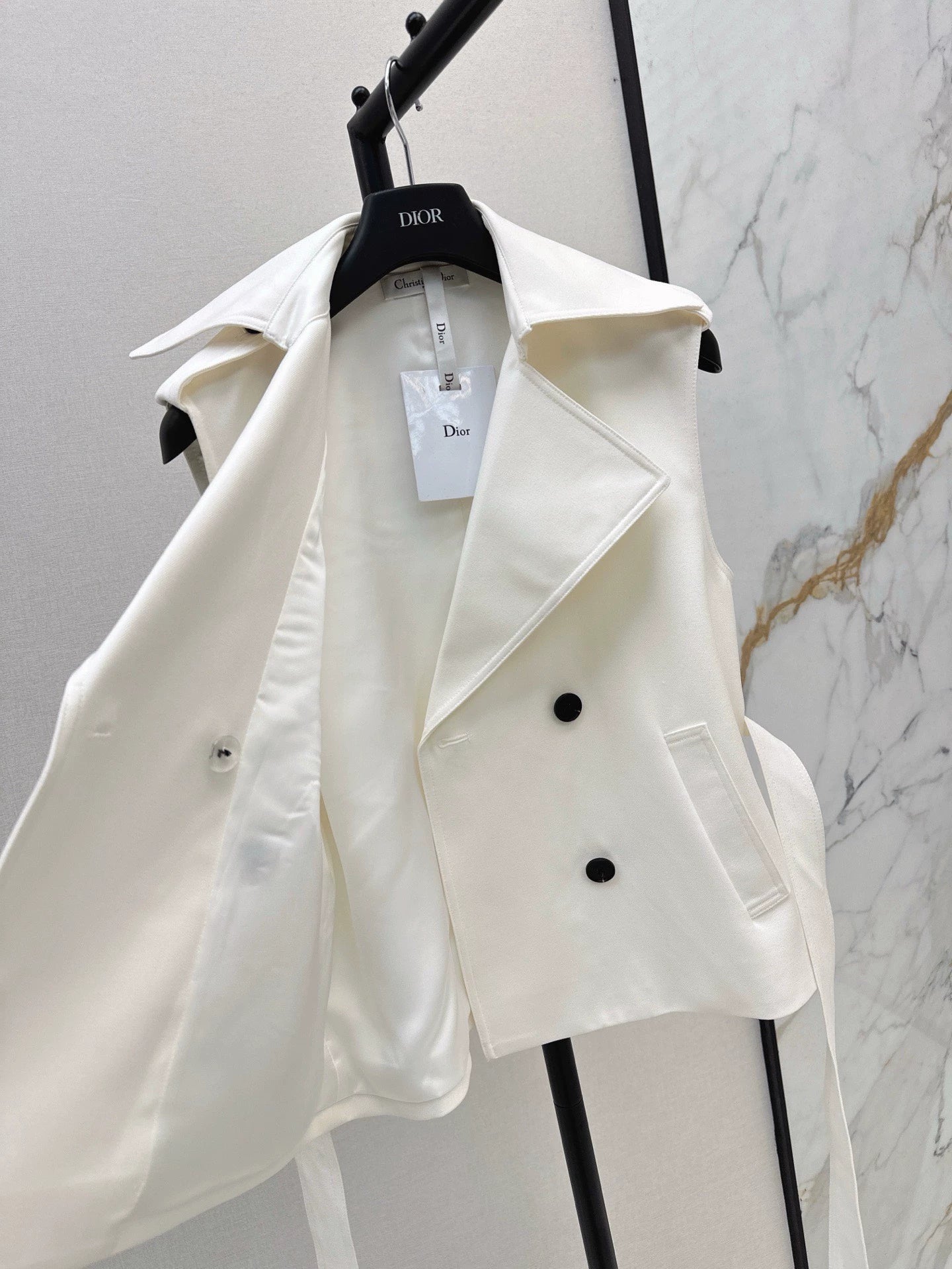D 25 Spring/Summer New Vest
