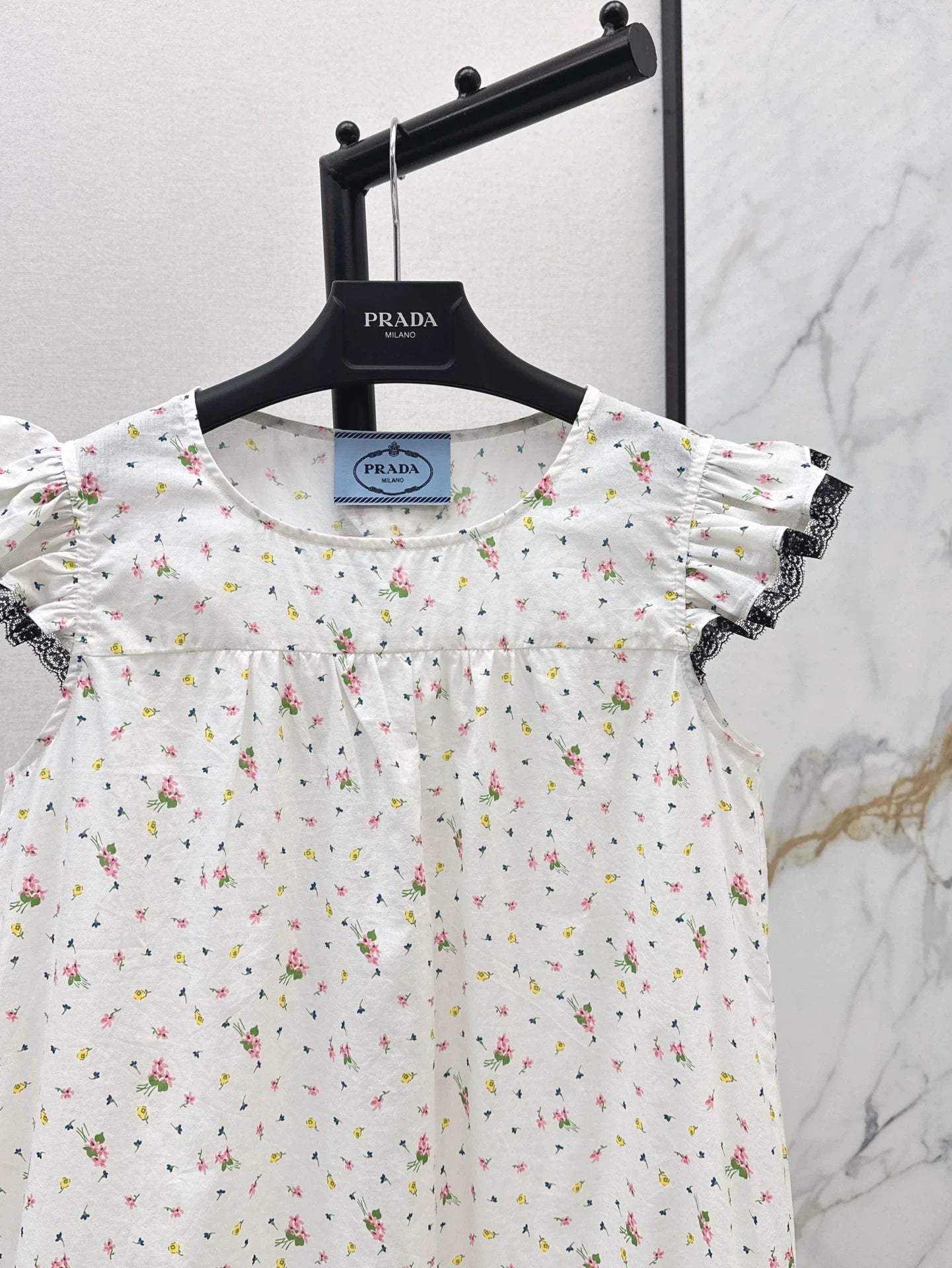 P 25 Spring/Summer New Style Lace Cuff Dress