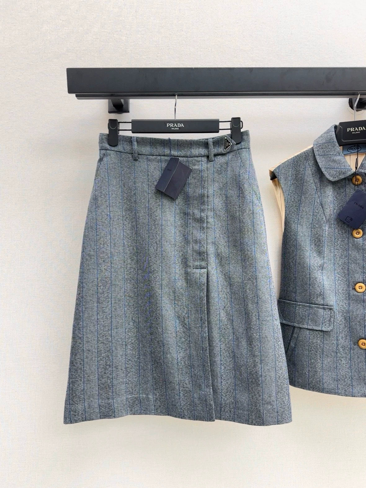 p 25 Latest Splicing Practice Vest Jacket ➕Striped Suit Mid-Length Half Skirt