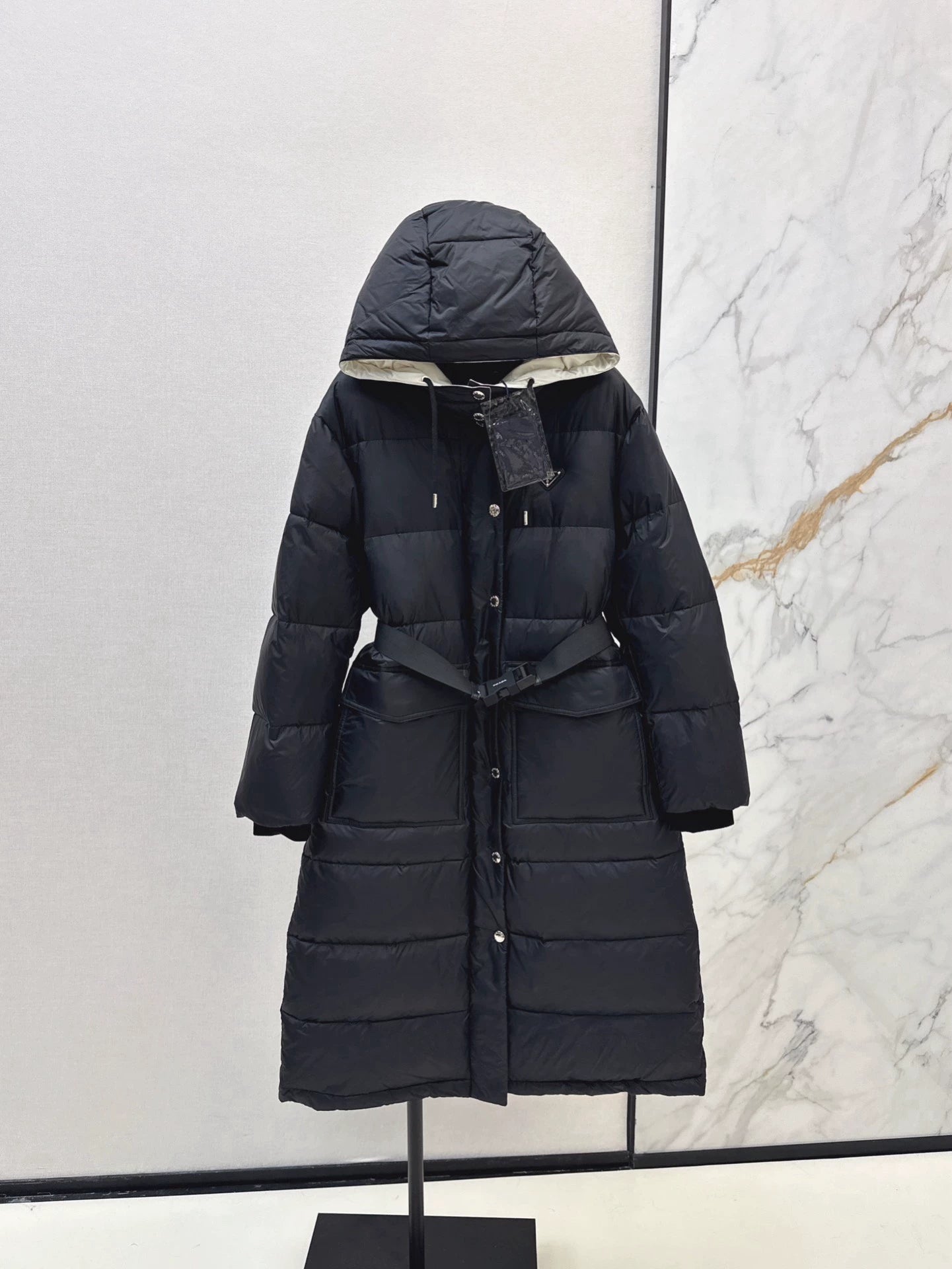 P 25 new hooded down jacket with belt
