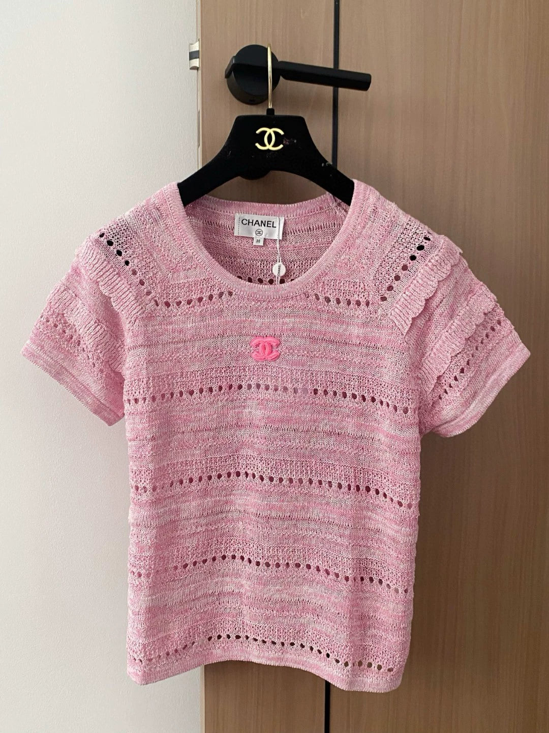 C 25 New Cutout Round Neck Short Sleeve Knit Top