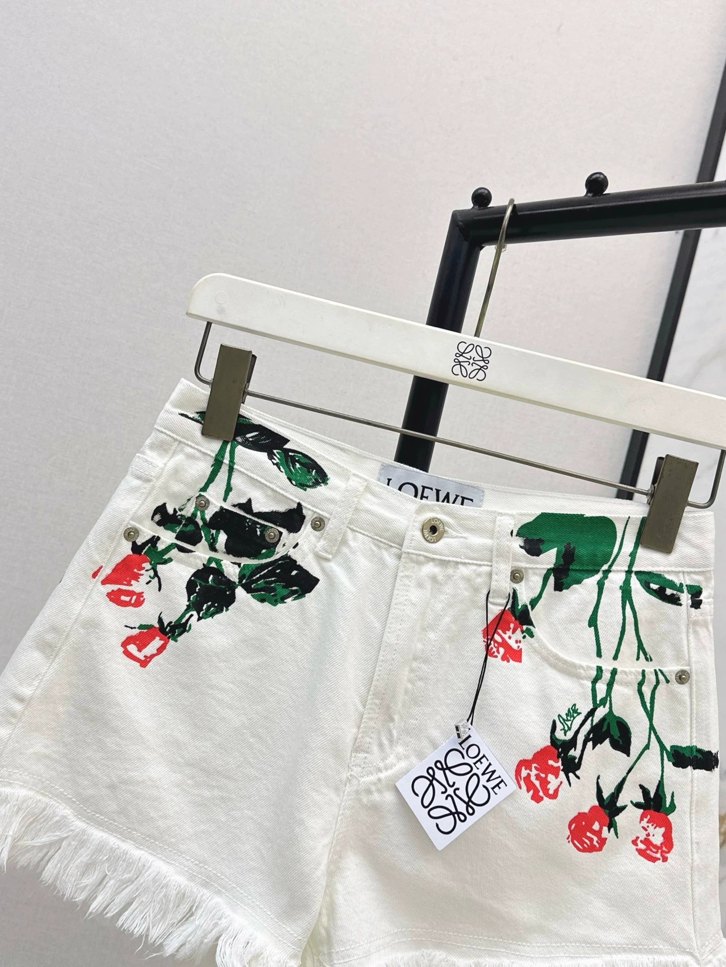 LO 25 Spring/Summer New Resort Collection Rose Print White Denim Shorts