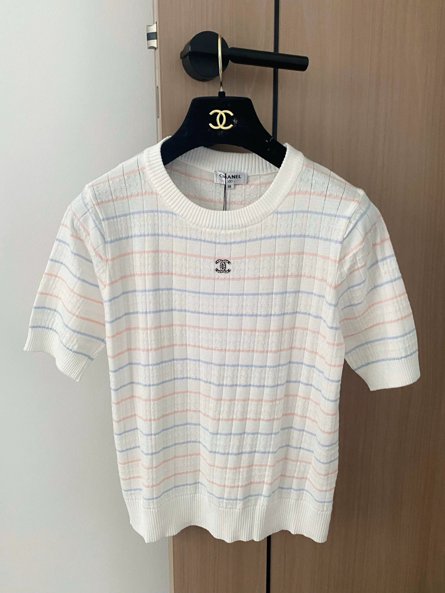 C 25 new White, pink Checkered short sleeve