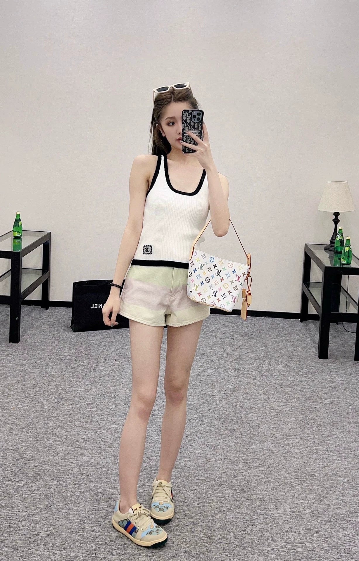 C 25 Spring and Summer new style contrasting knitted vest with hemming