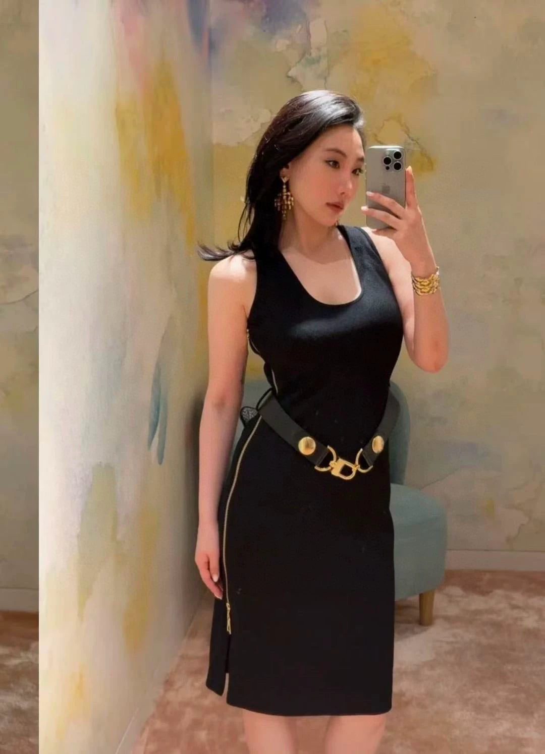 1ou 25 Belted sleeveless dress