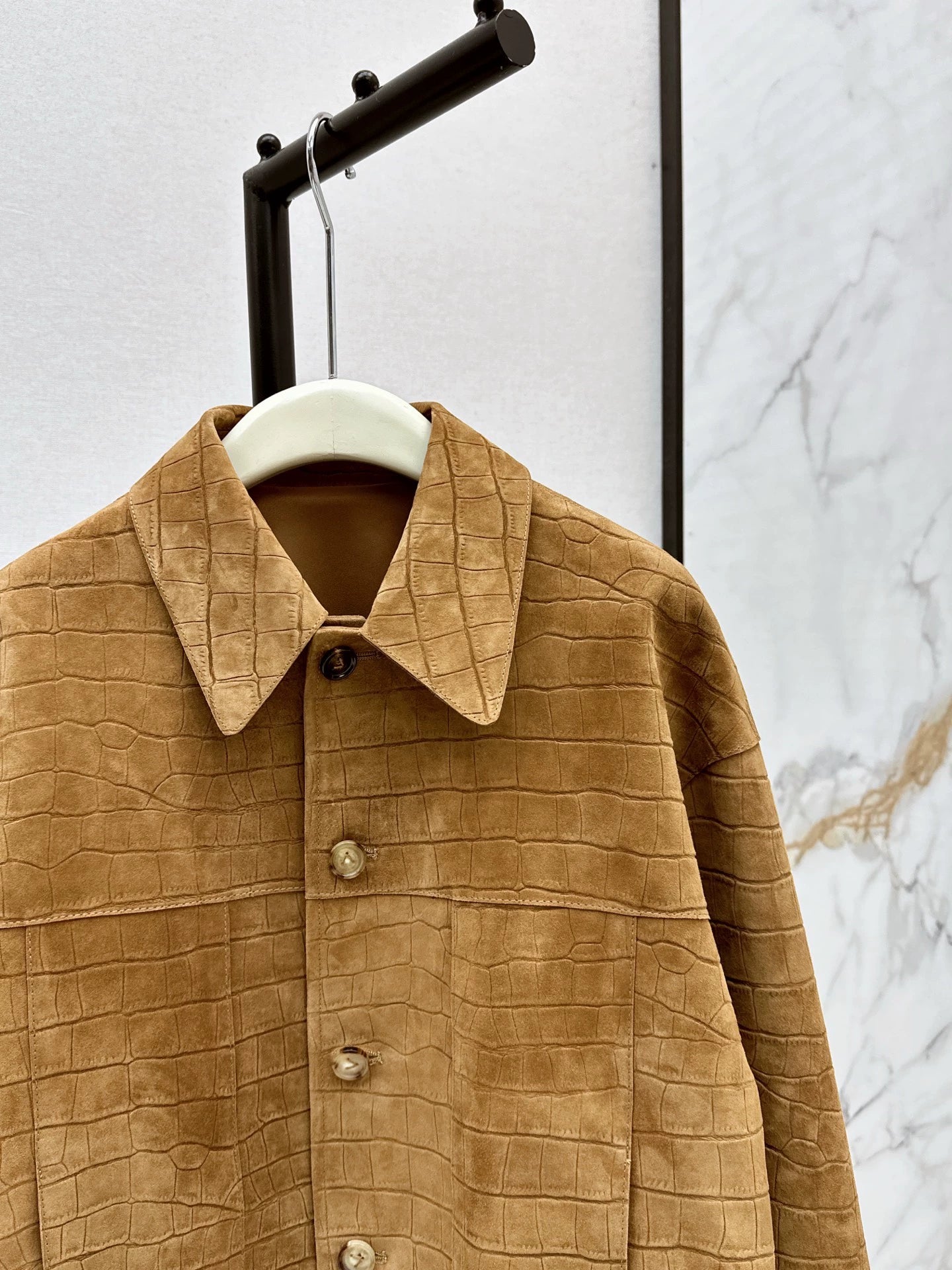 He 25fw crocodile-print sheepskin jacket