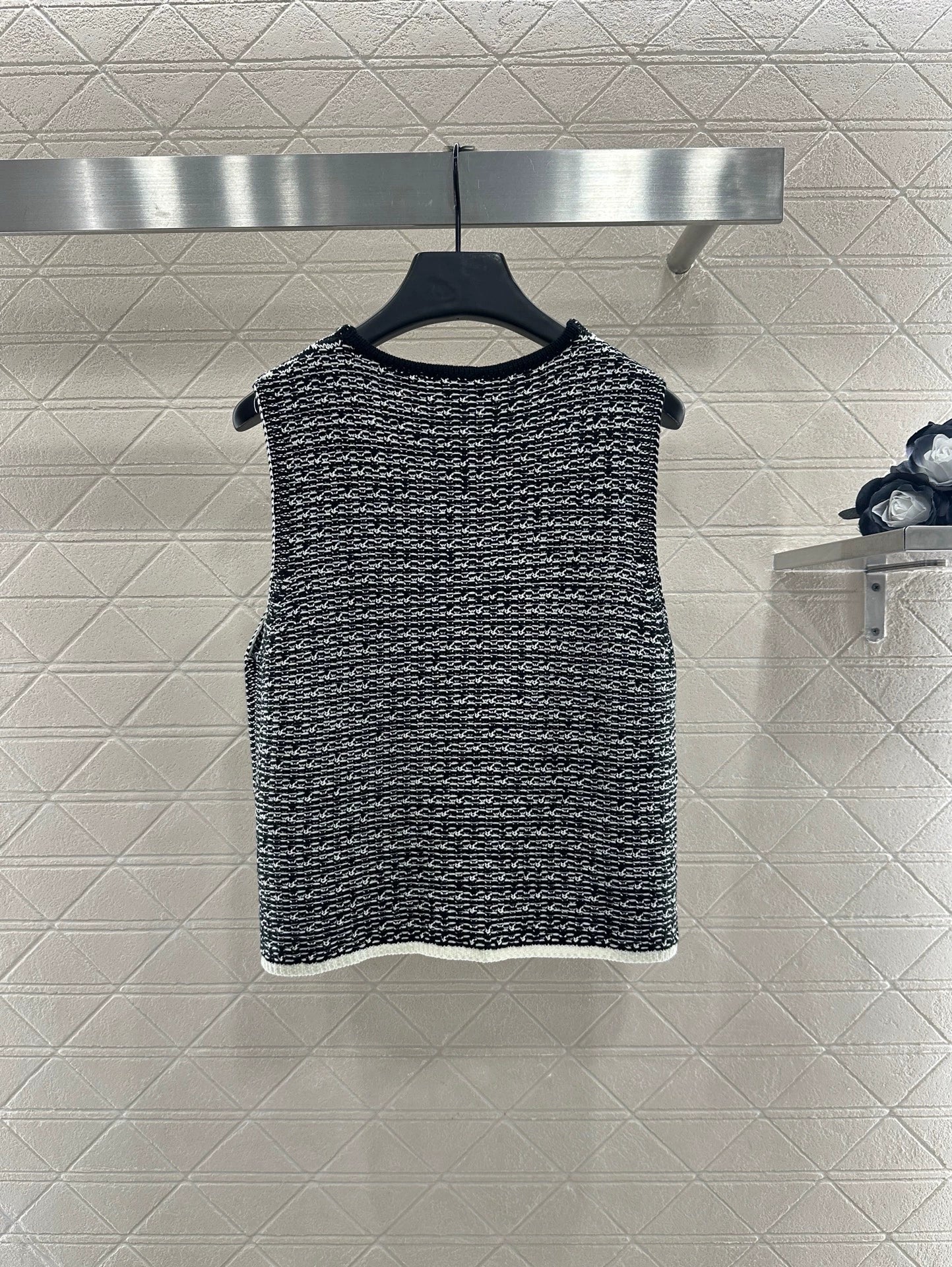 C 25 Chinese style buttoned knitted vest