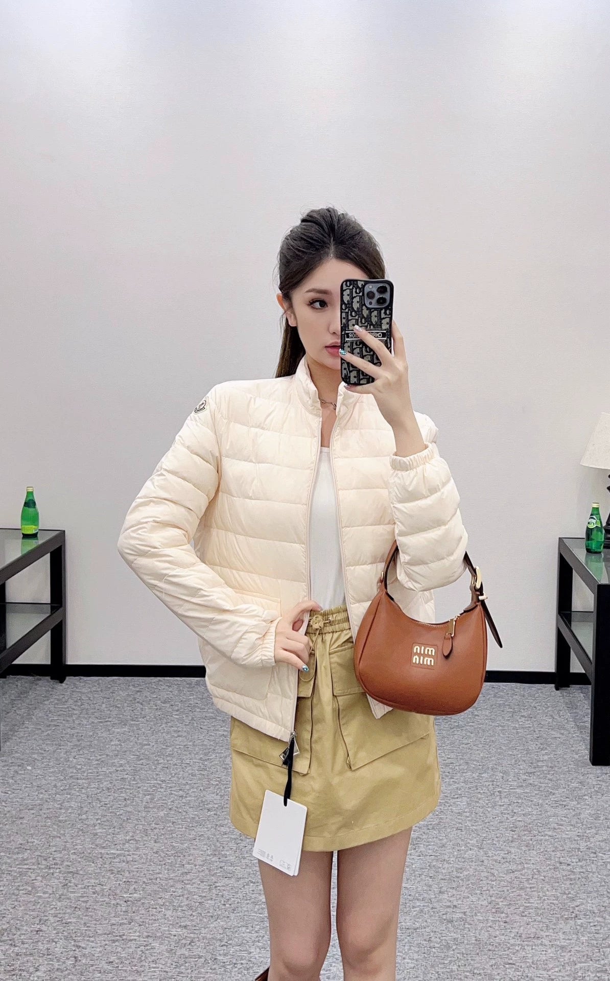 Mon 25 Stand-up collar, thin down jacket.
