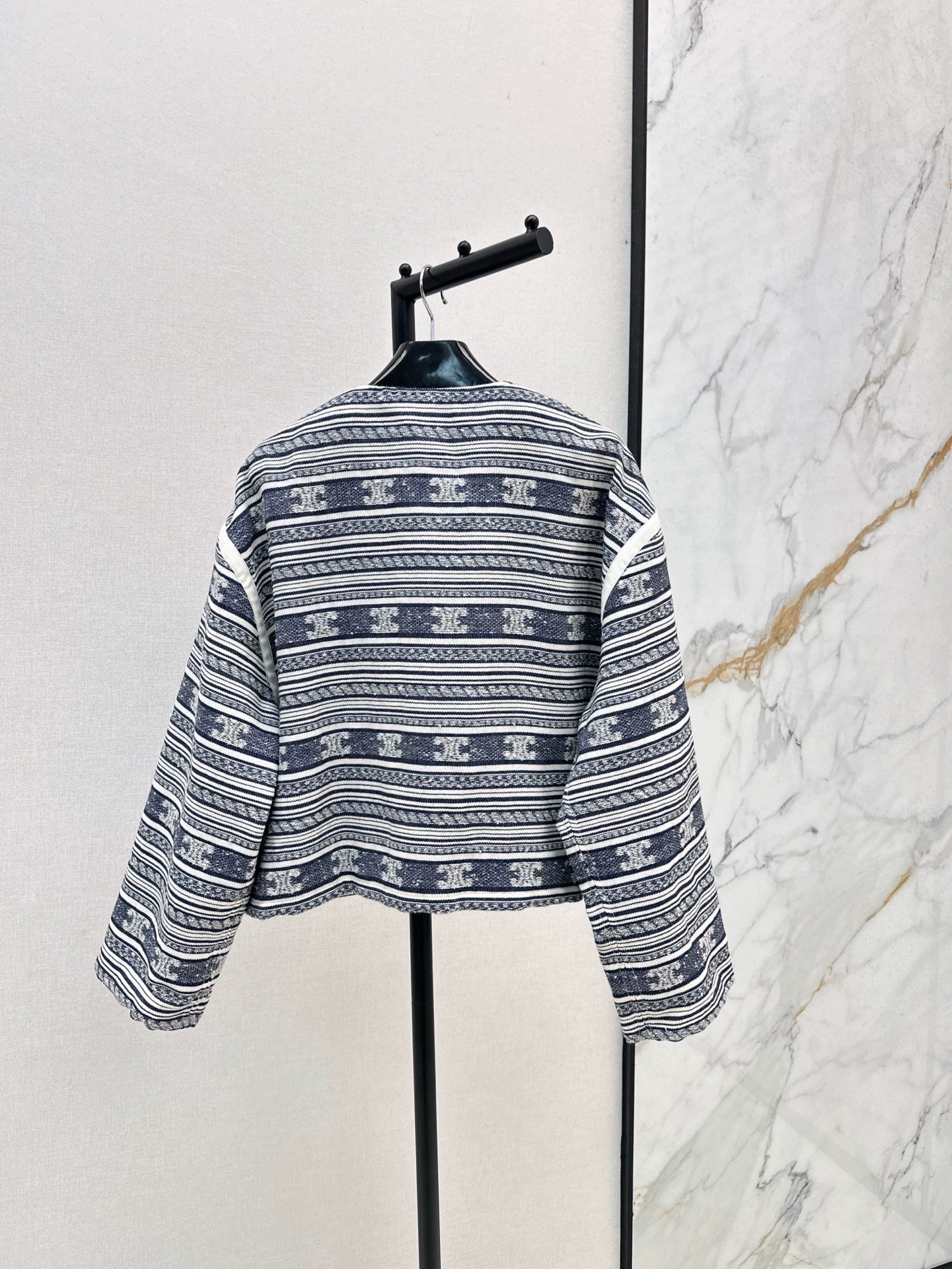CE 25 Early Autumn New Embroidered Jacket