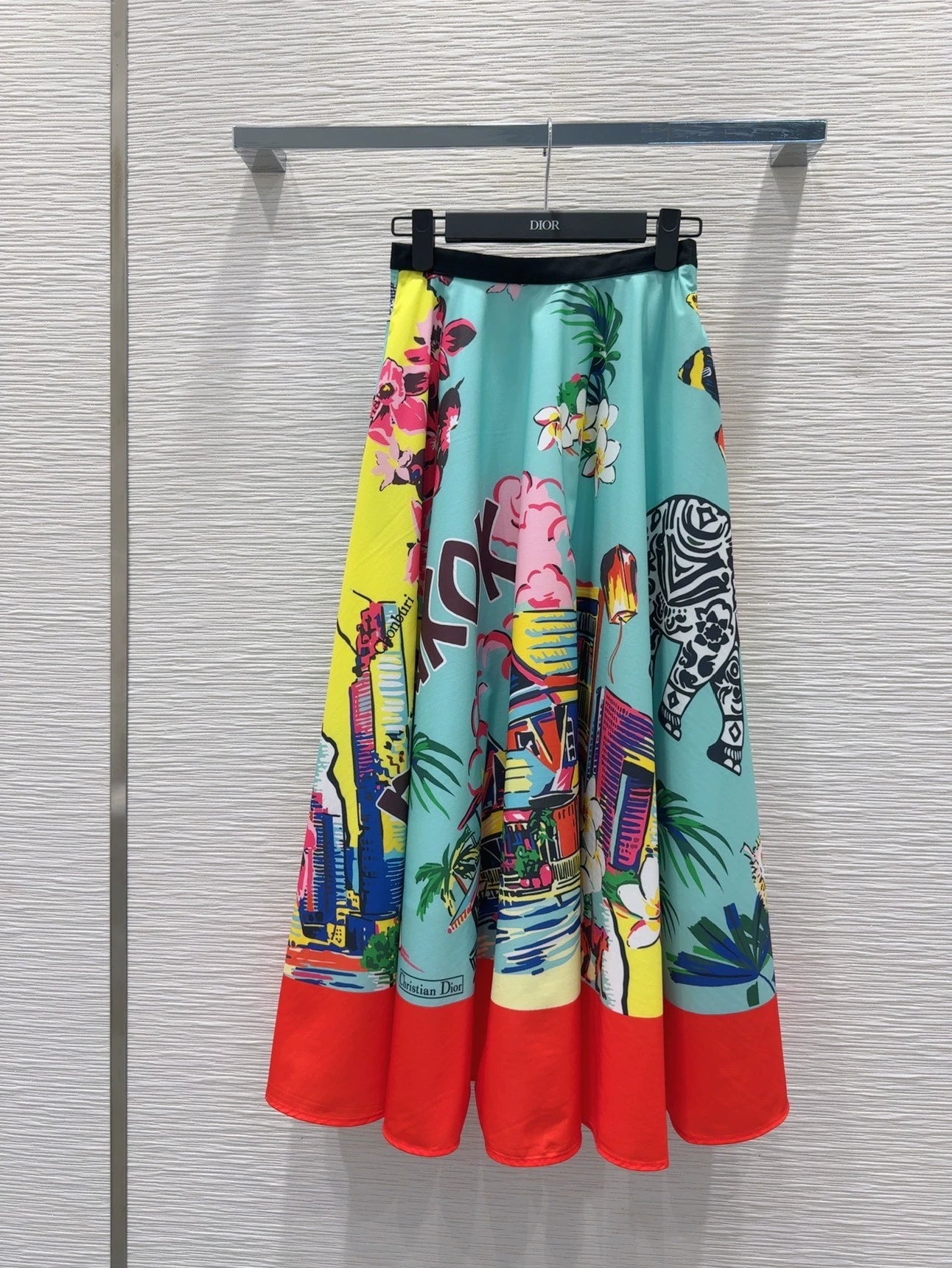 D 25 new style painted print long skirt
