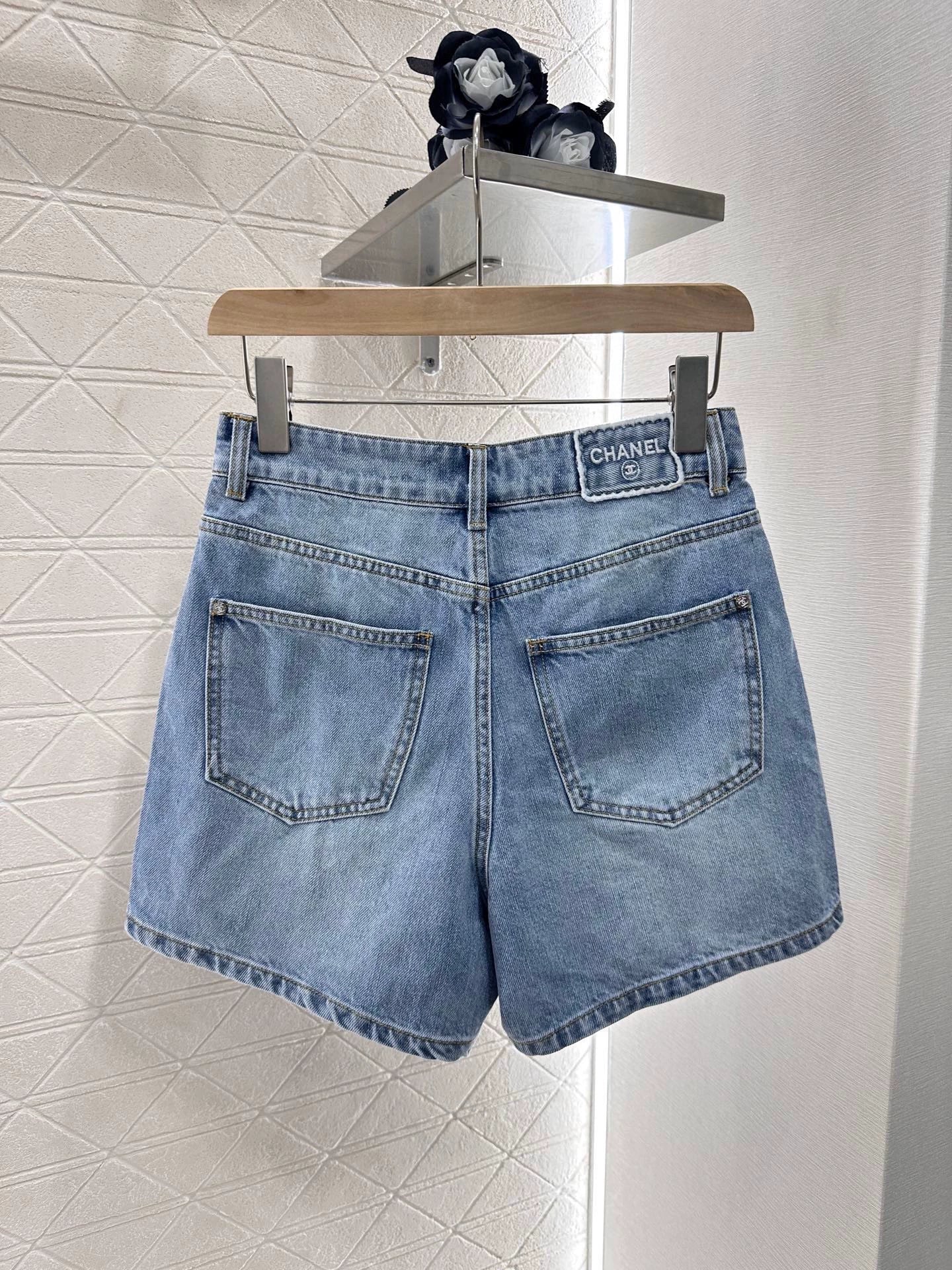 C 25 High waist washed denim shorts
