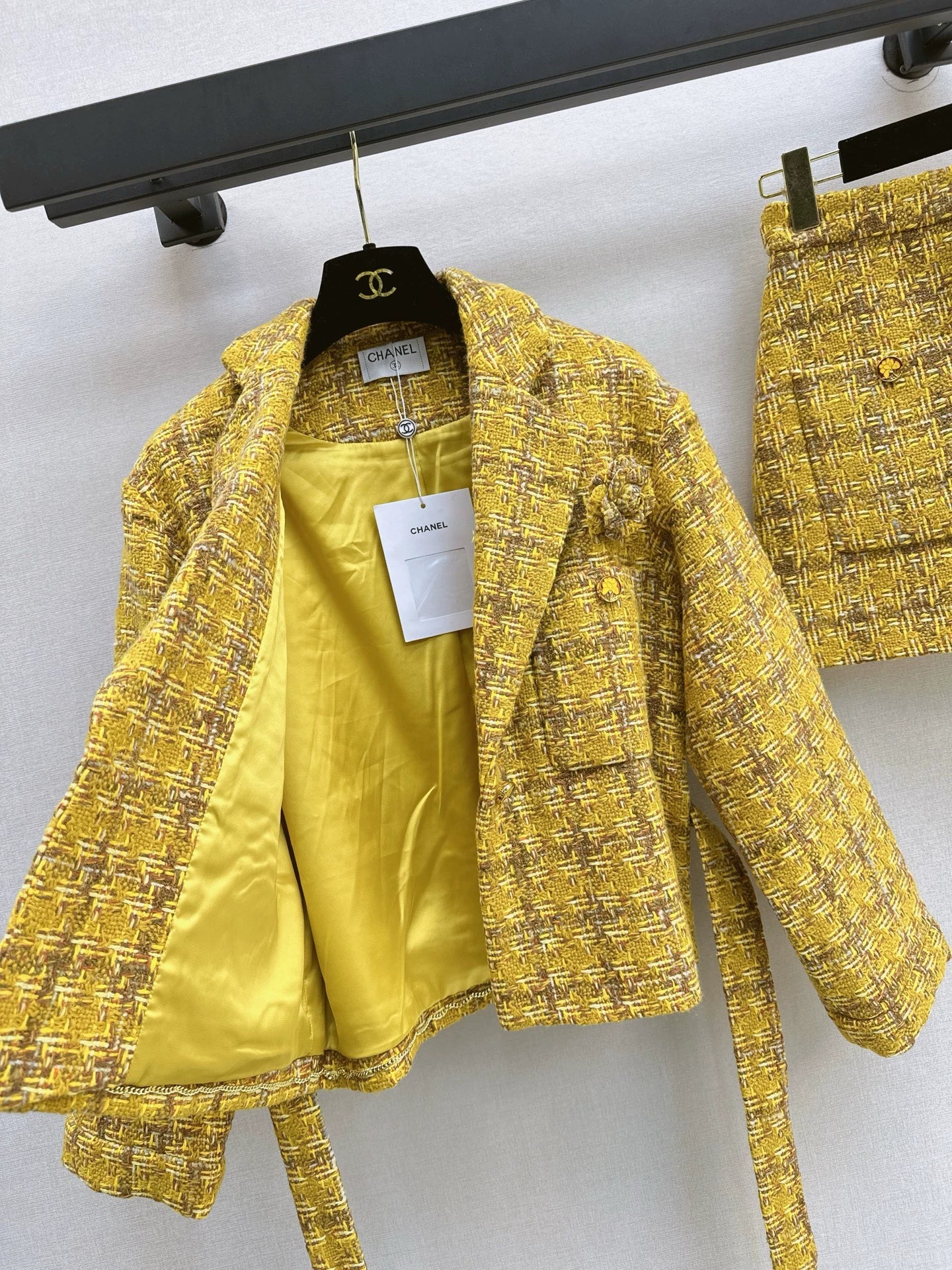 C 25 Yellow tweed skirt + jacket suit