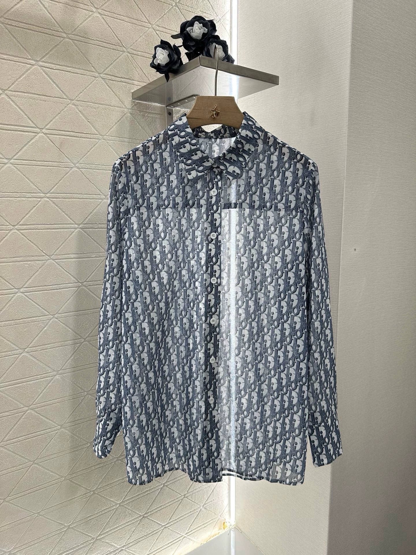D 25 Printed Silhouette Shirt and Pants Set