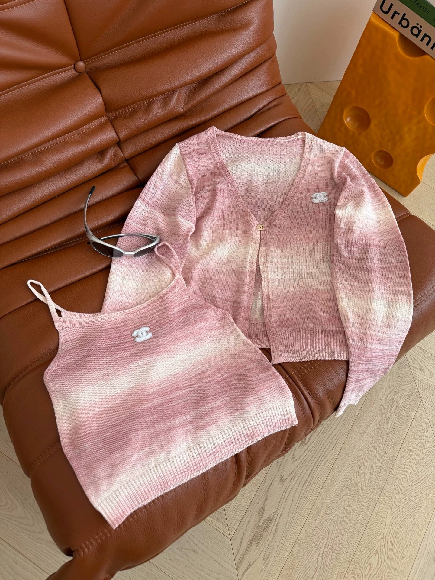 C 25 Gradient color knitted cardigan + inner suspenders