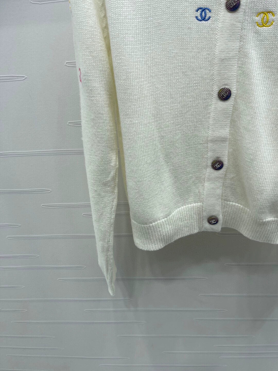C 25fw Round Neck Long Sleeve Cardigan
