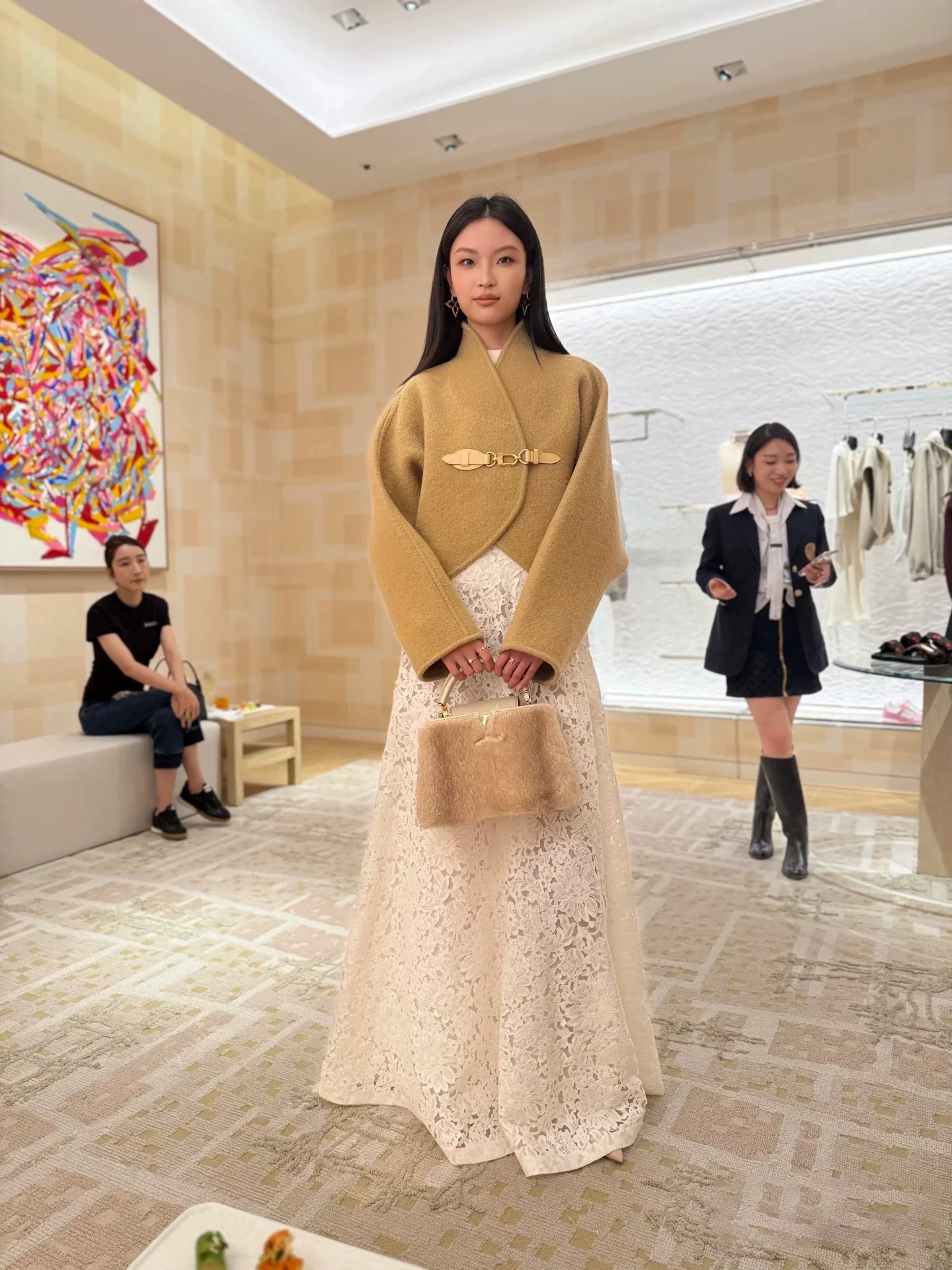 L 25 Buckled double-sided cape coat