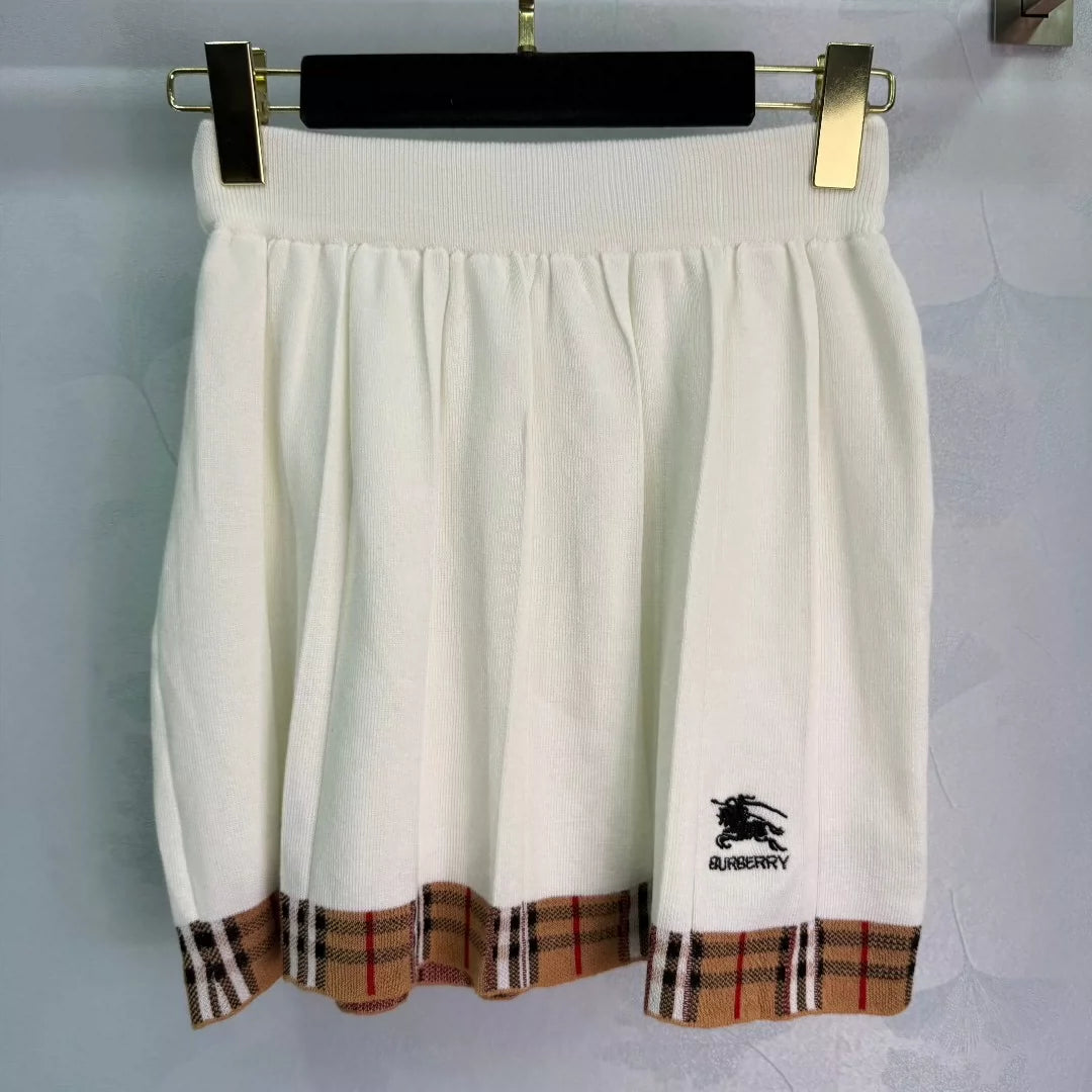 Bu 25 new new plaid short sleeve + pleated skirt set