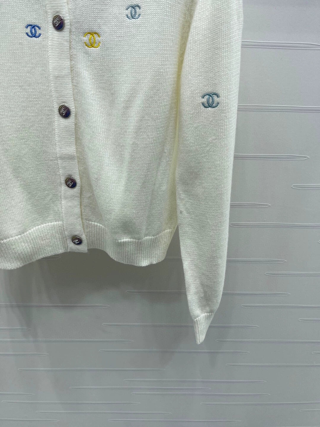 C 25fw Round Neck Long Sleeve Cardigan