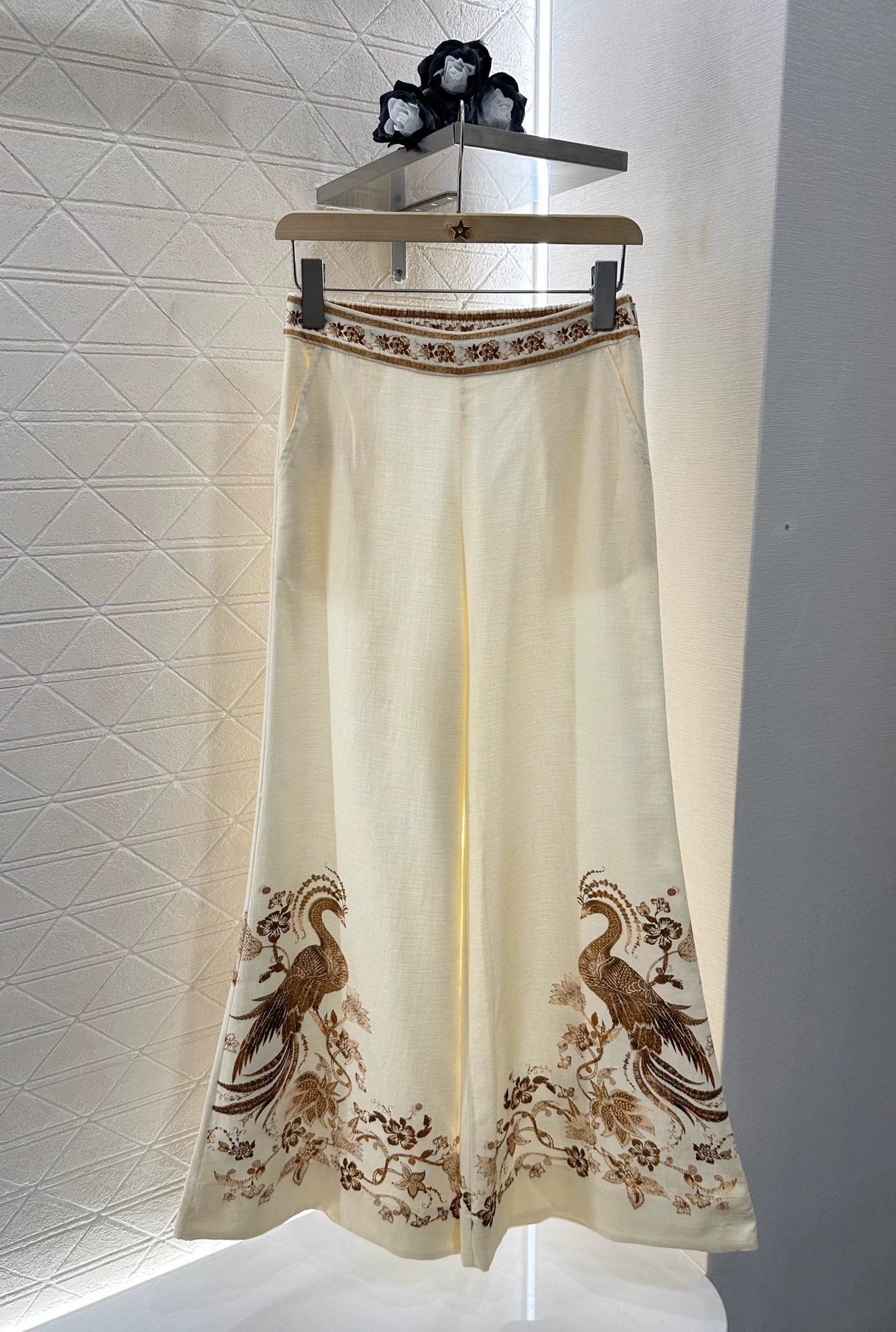 Z 25 New Hooded Silhouette Top and Pants Set