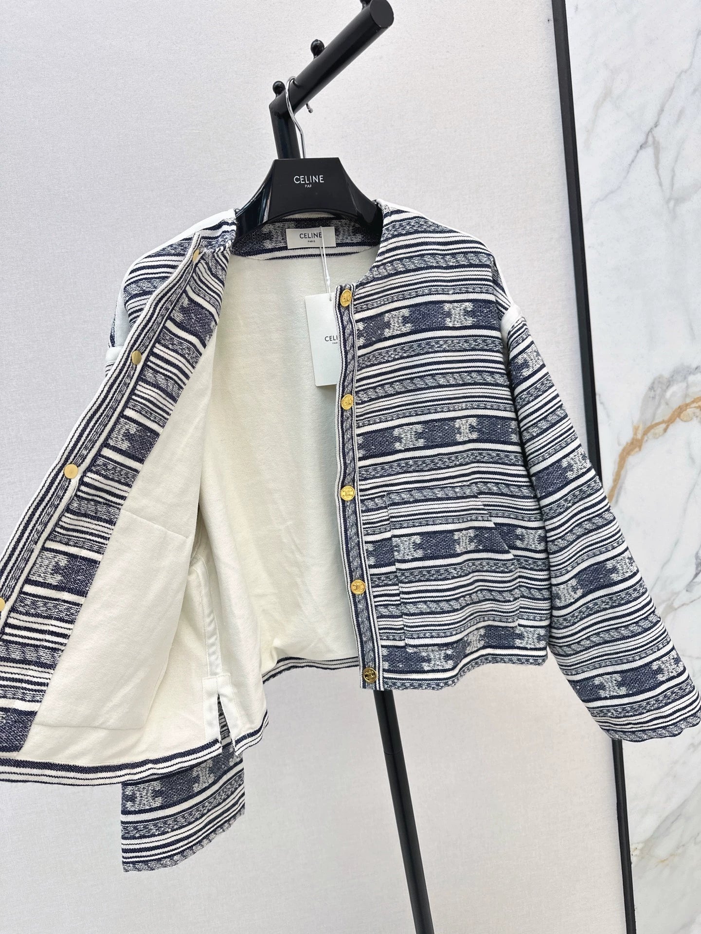 CE 25 Early Autumn New Embroidered Jacket