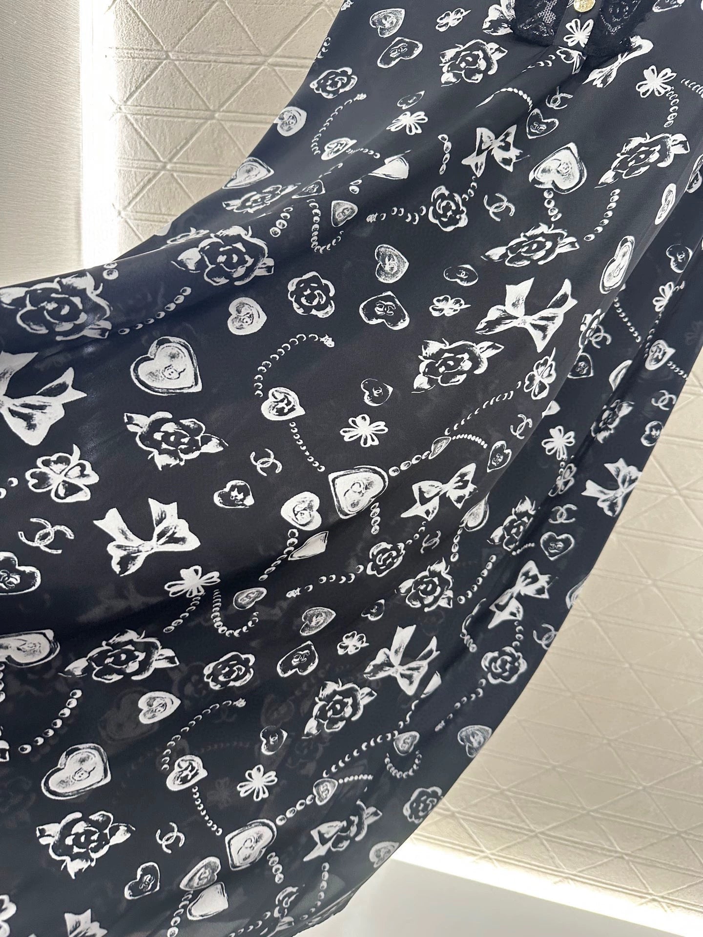 C 25 Reactive Print Lace Dress