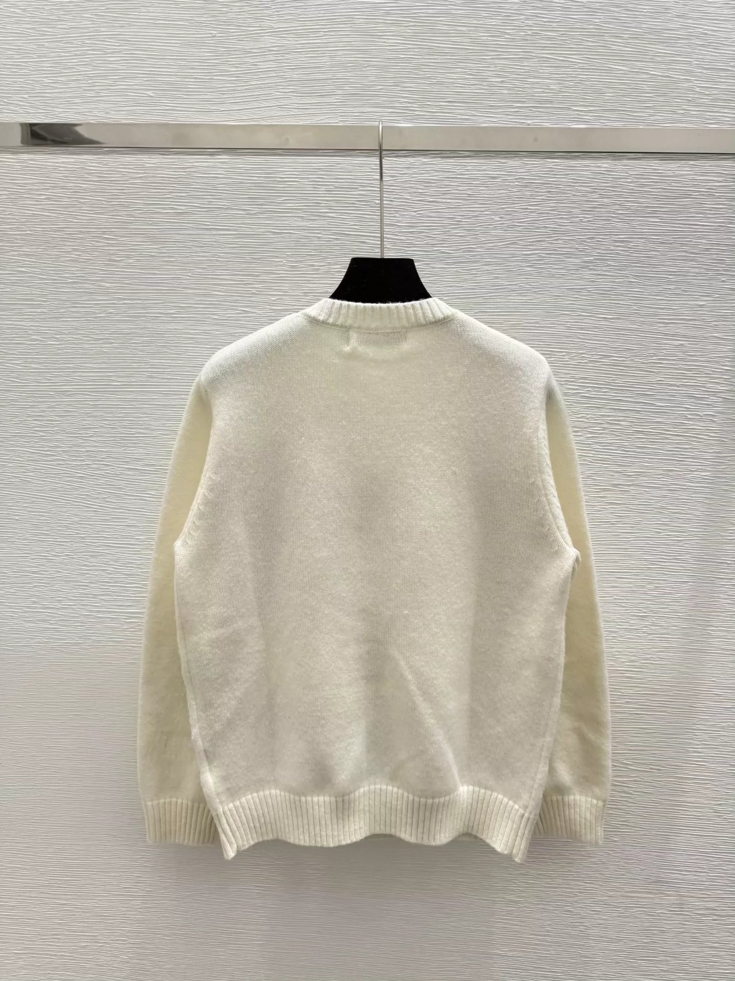 D 25 Embroidered letter butterfly round neck pullover knit long sleeves