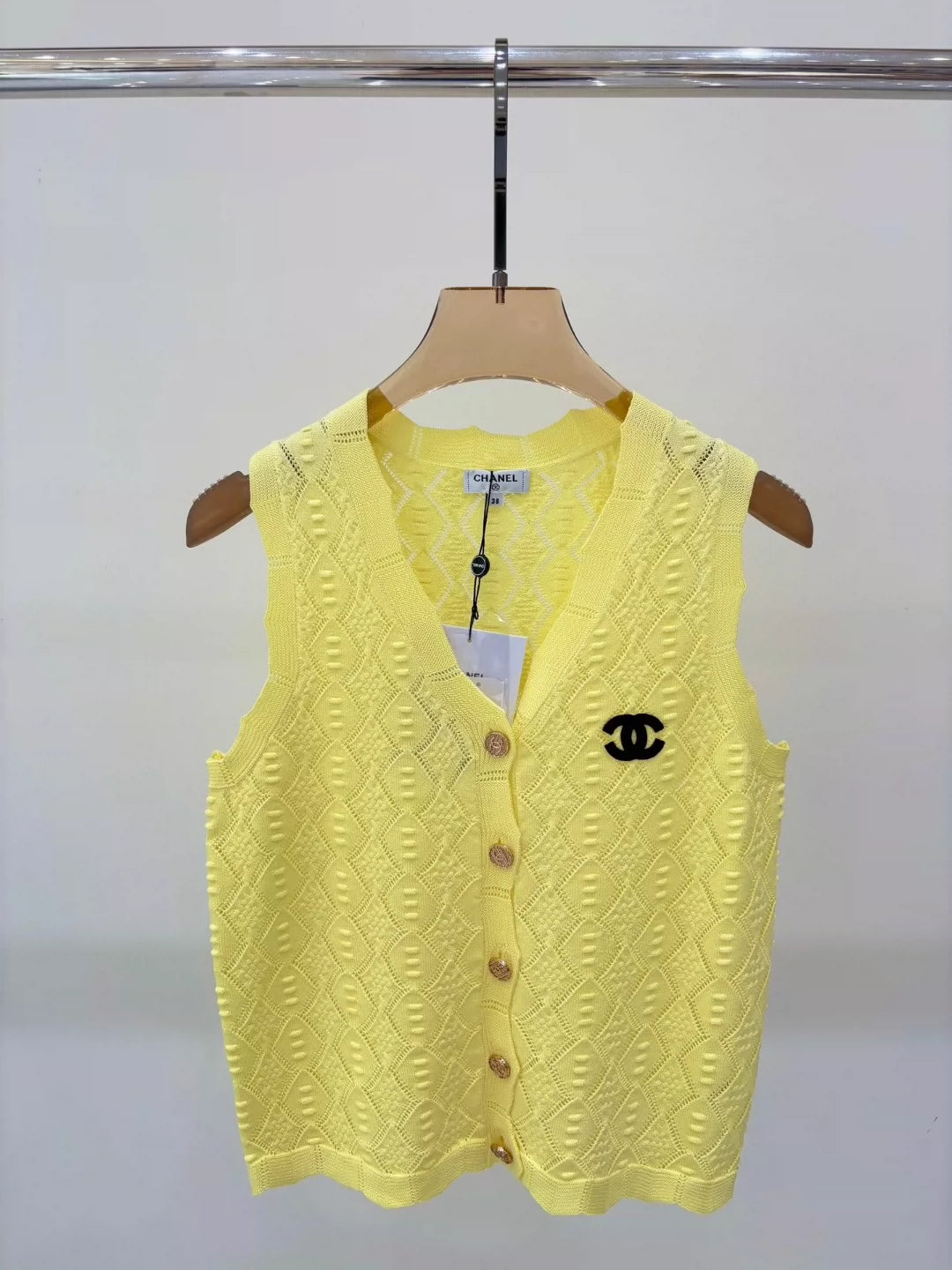 C 25 Summer new V-neck letter logo patch letter logo diamond button knitted vest