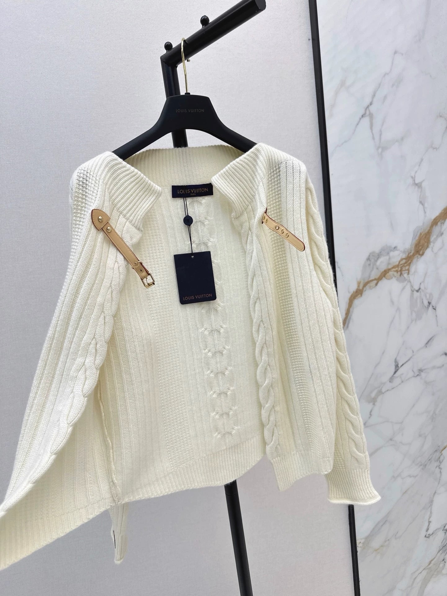 L 25 Cashmere Belted Cardigan