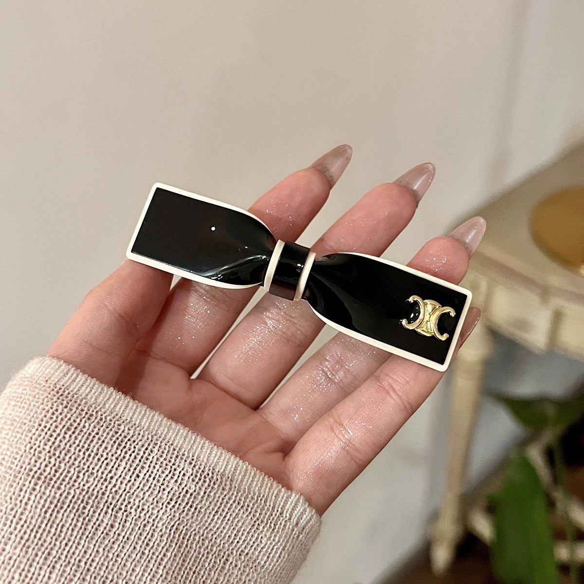 CE 25 Spring clip hairpin