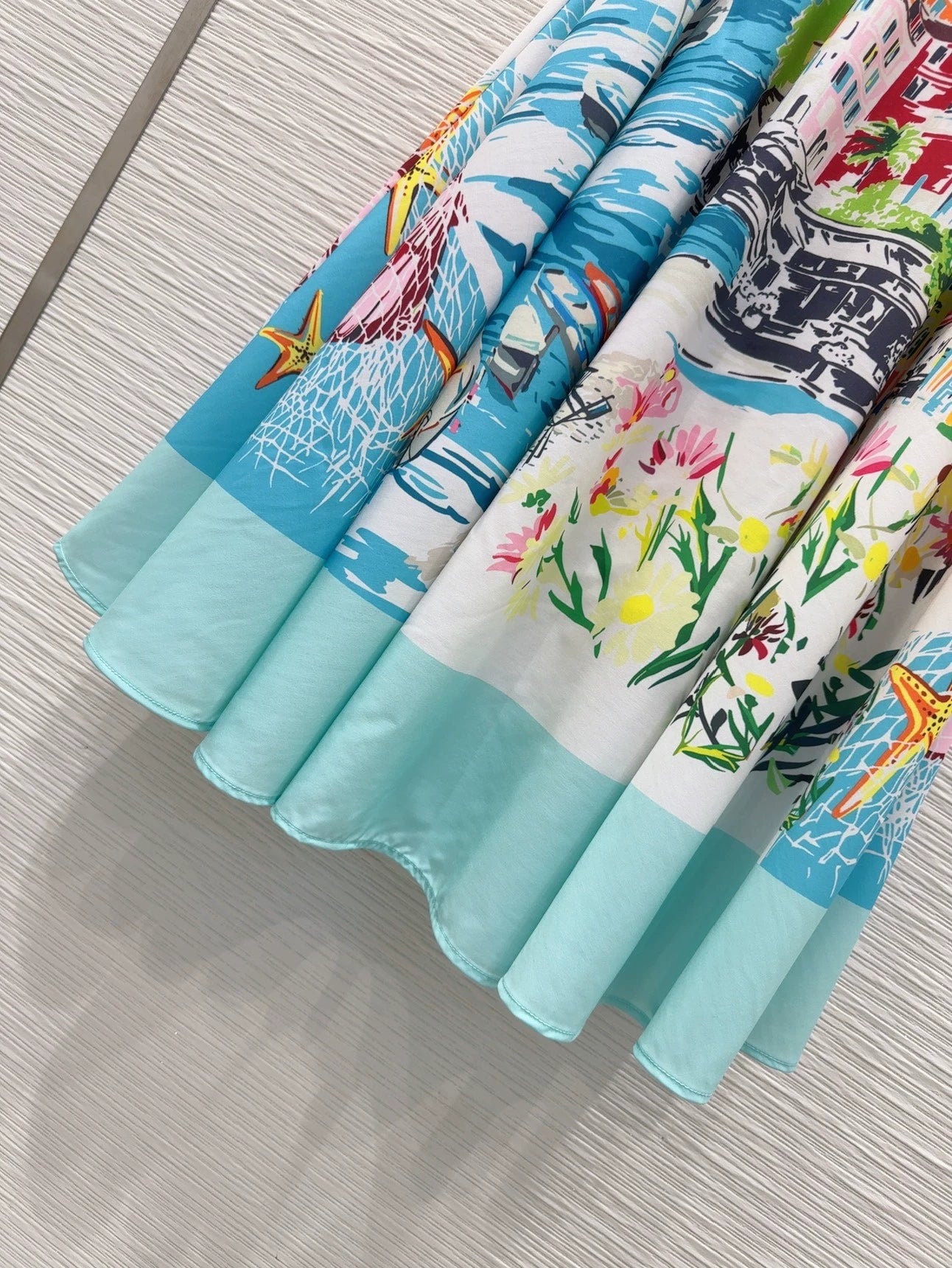 D 25 new style painted print long skirt