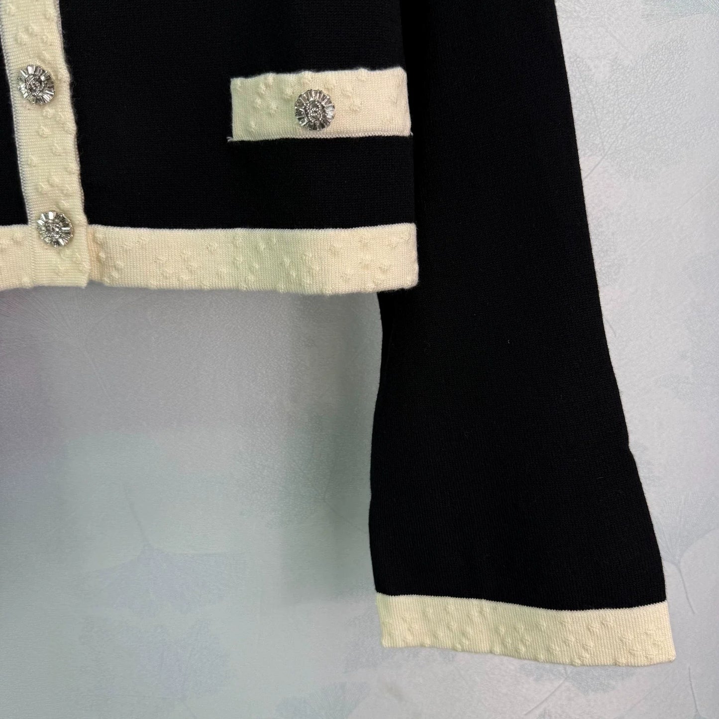 2025 Summer New Arrival Black and White Contrast Knitted Cardigan