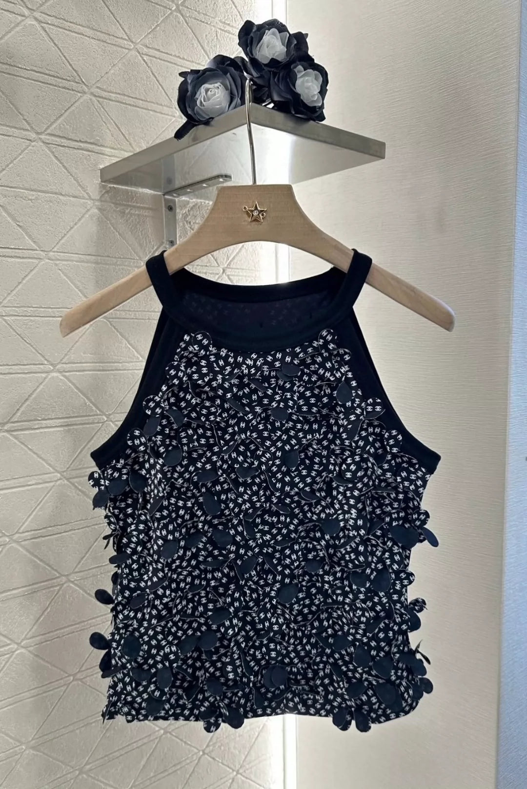 D 25 New Petals Vest