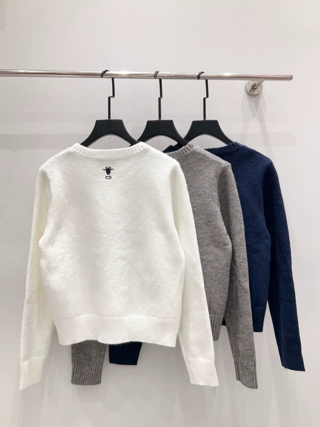 D 25 new heavy-duty hot-drilled letter planet pattern round neck long-sleeved knitted top(white/blue/gray)