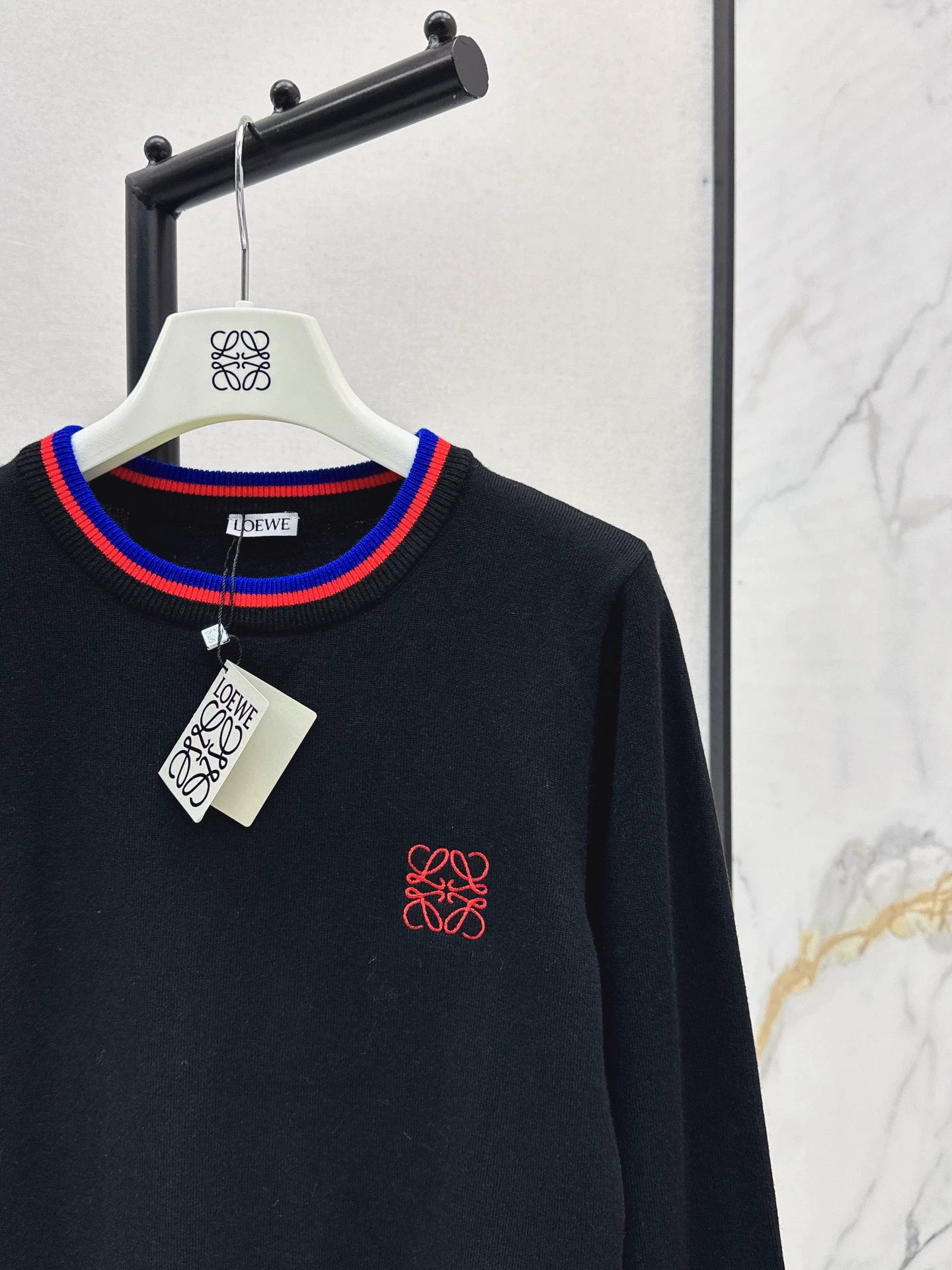 Lo 25 Embroidered decorative sweater