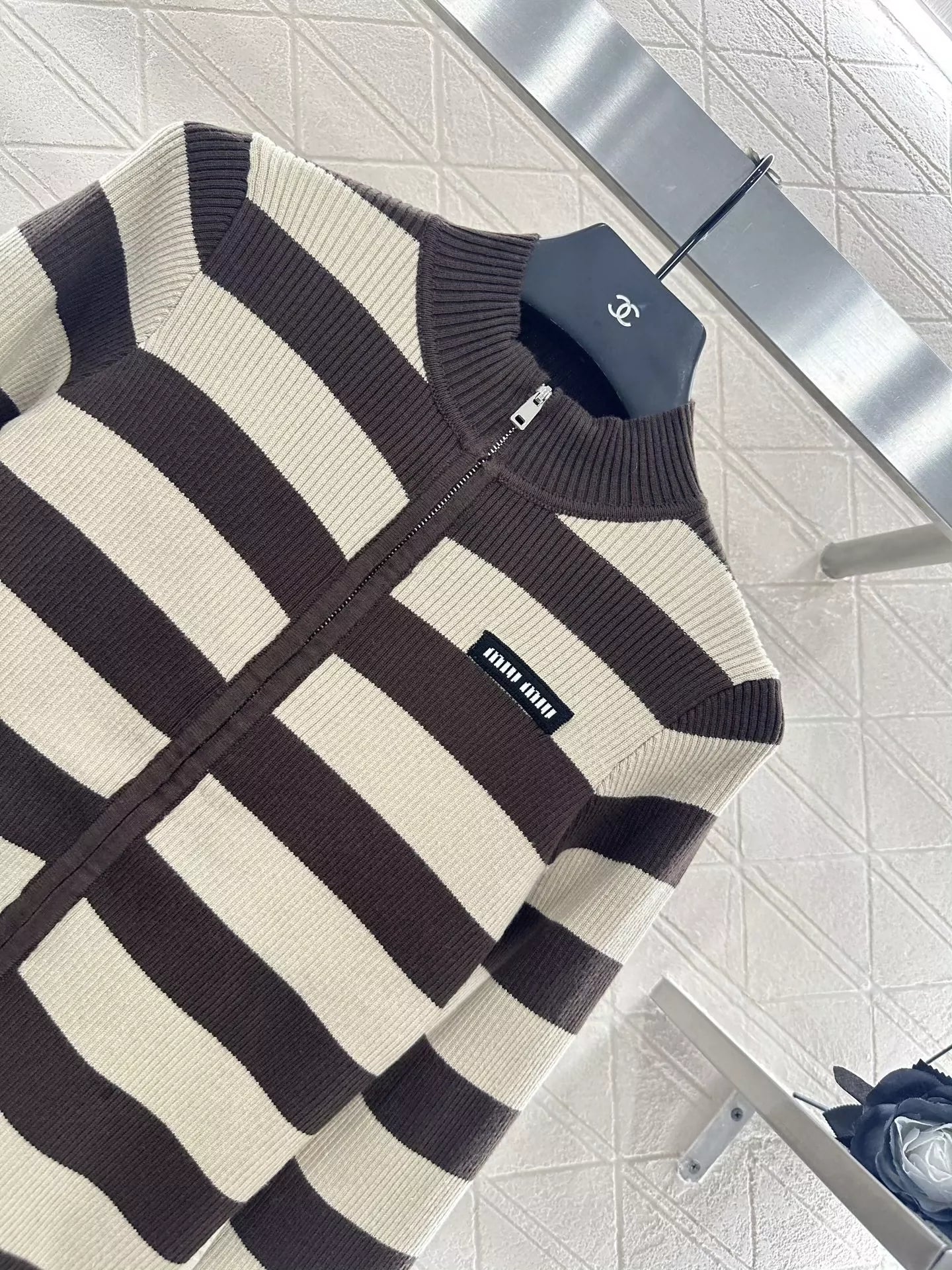 M 25 Striped knitted long-sleeved cardigan
