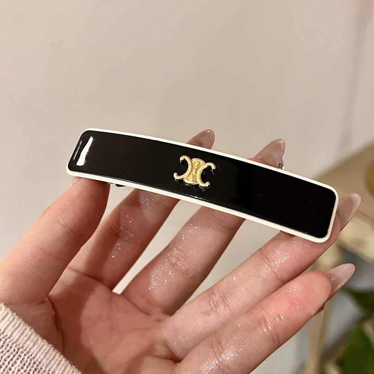 CE 25 Spring clip hairpin