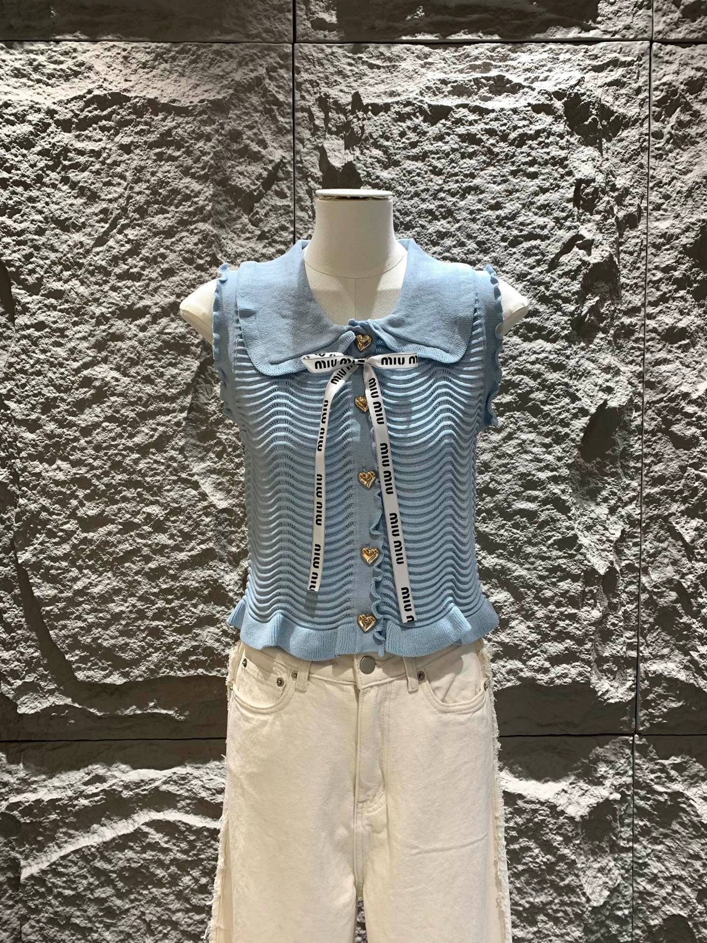 M 25 Bow Tie Knit Vest