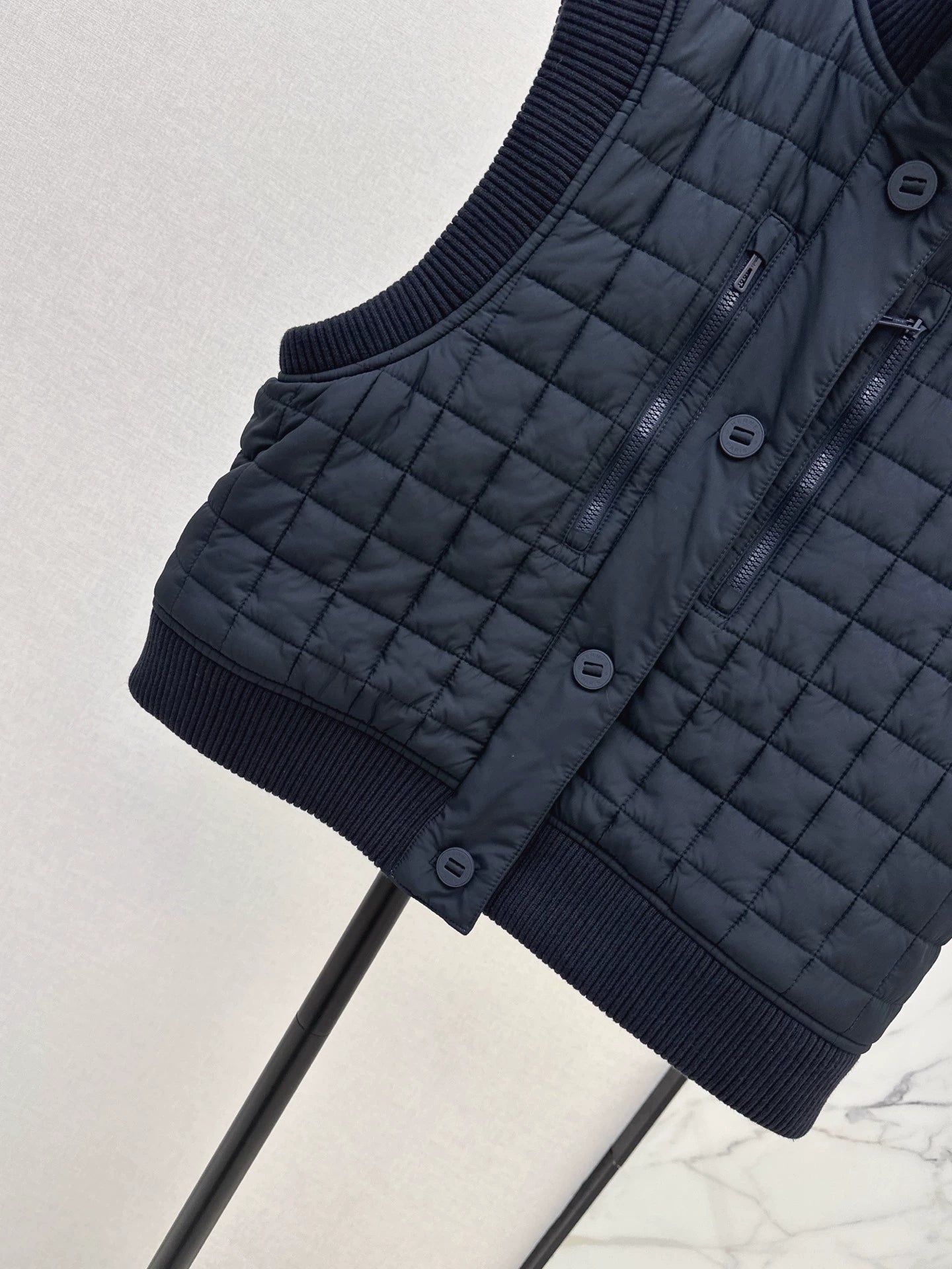 He 25 New vest